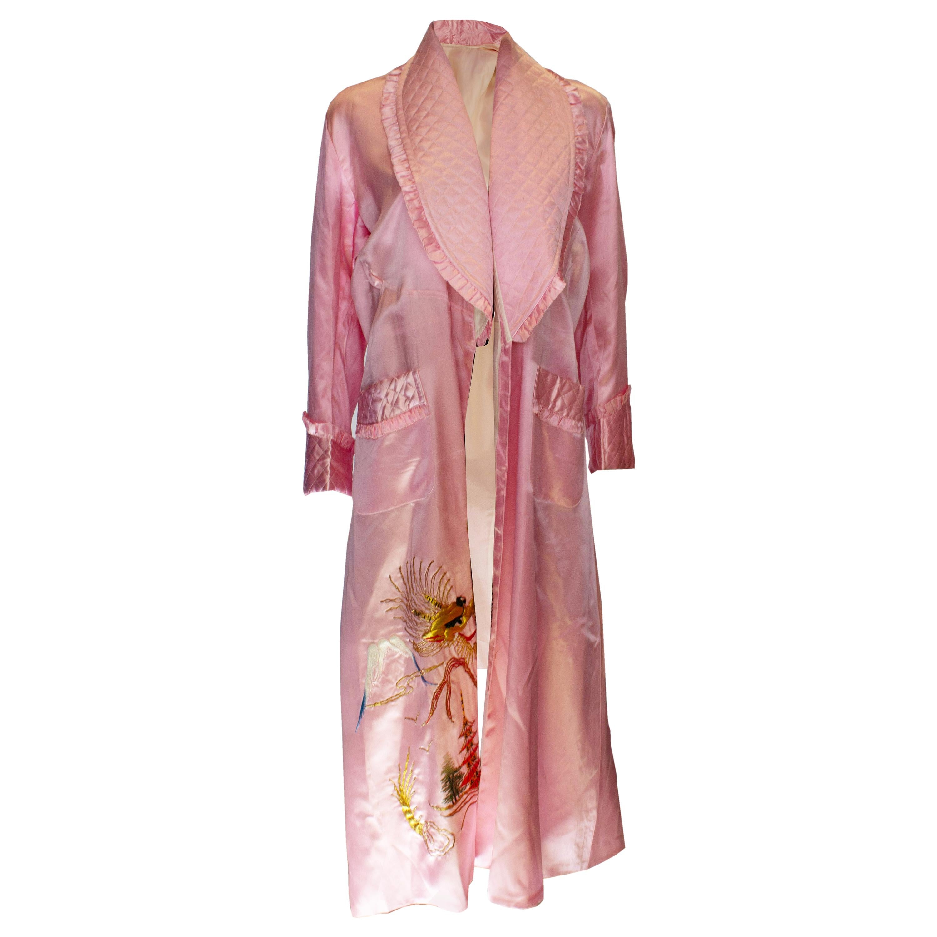 Vintage Pink Robe with Quilted Collar and Pockets. For Sale