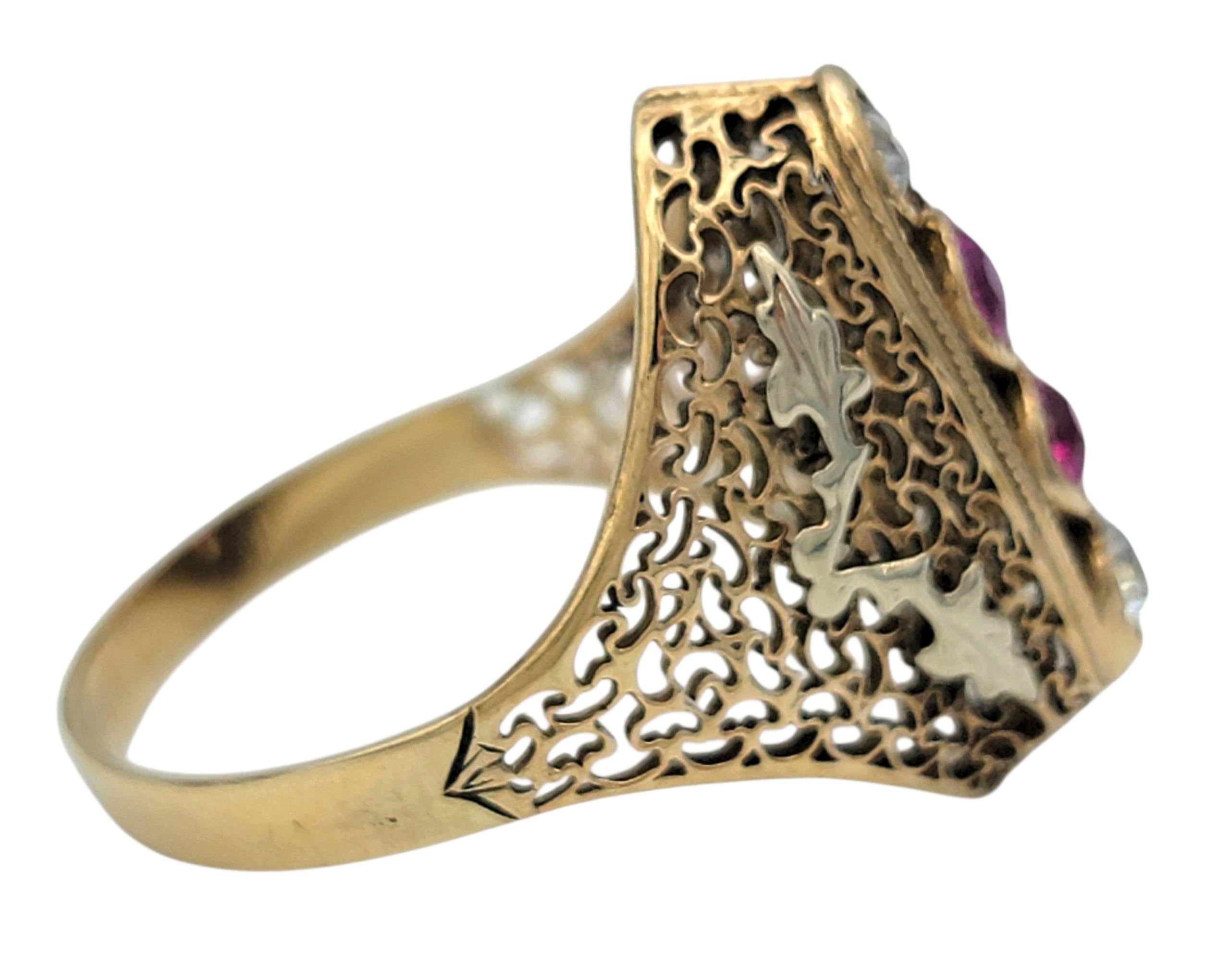 De las mujeres Anillo Navette Vintage de Zafiro Rosa y Diamante con Filigrana en Oro Amarillo de 14 Kilates en venta