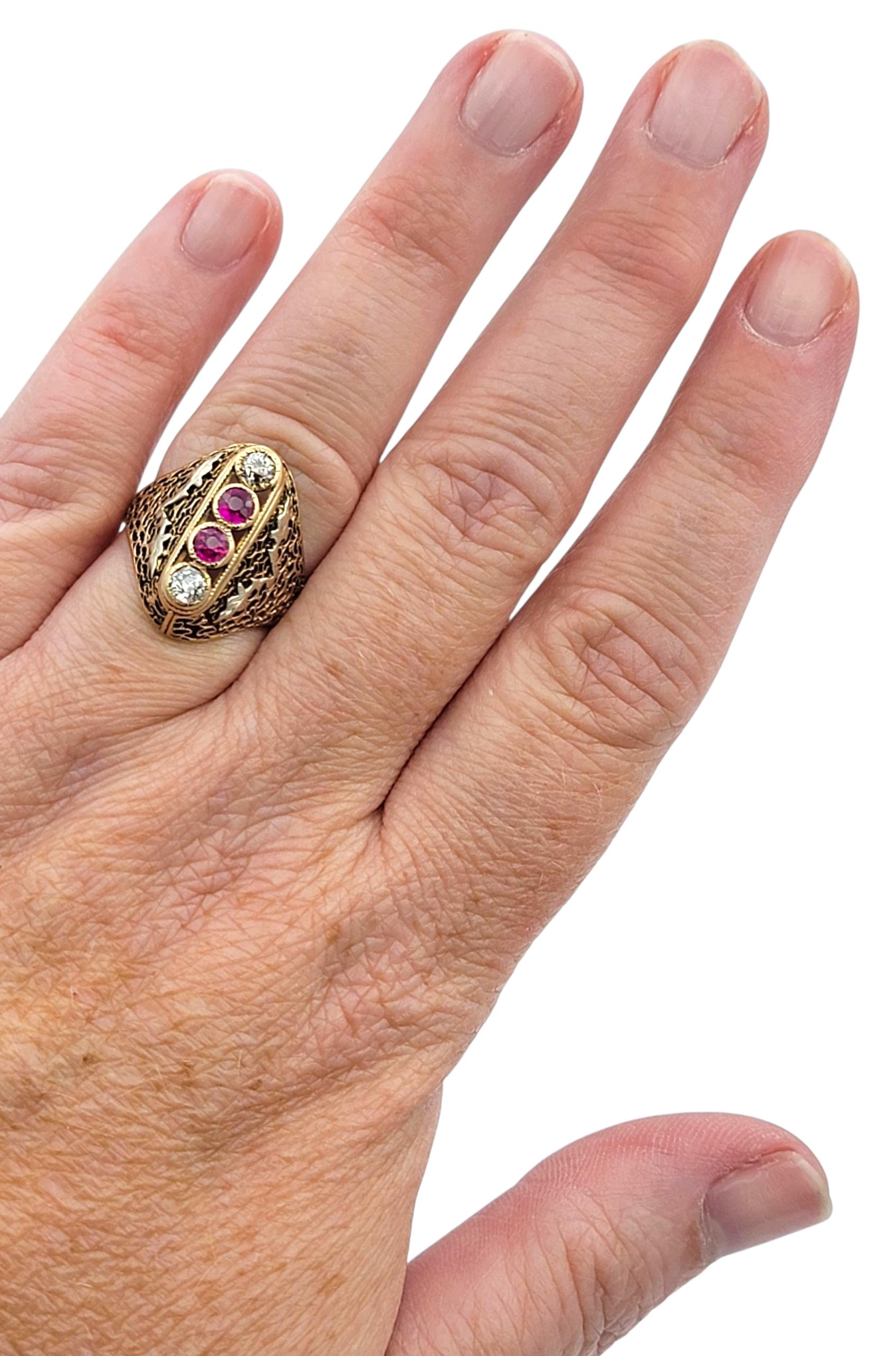 Anillo Navette Vintage de Zafiro Rosa y Diamante con Filigrana en Oro Amarillo de 14 Kilates en venta 2