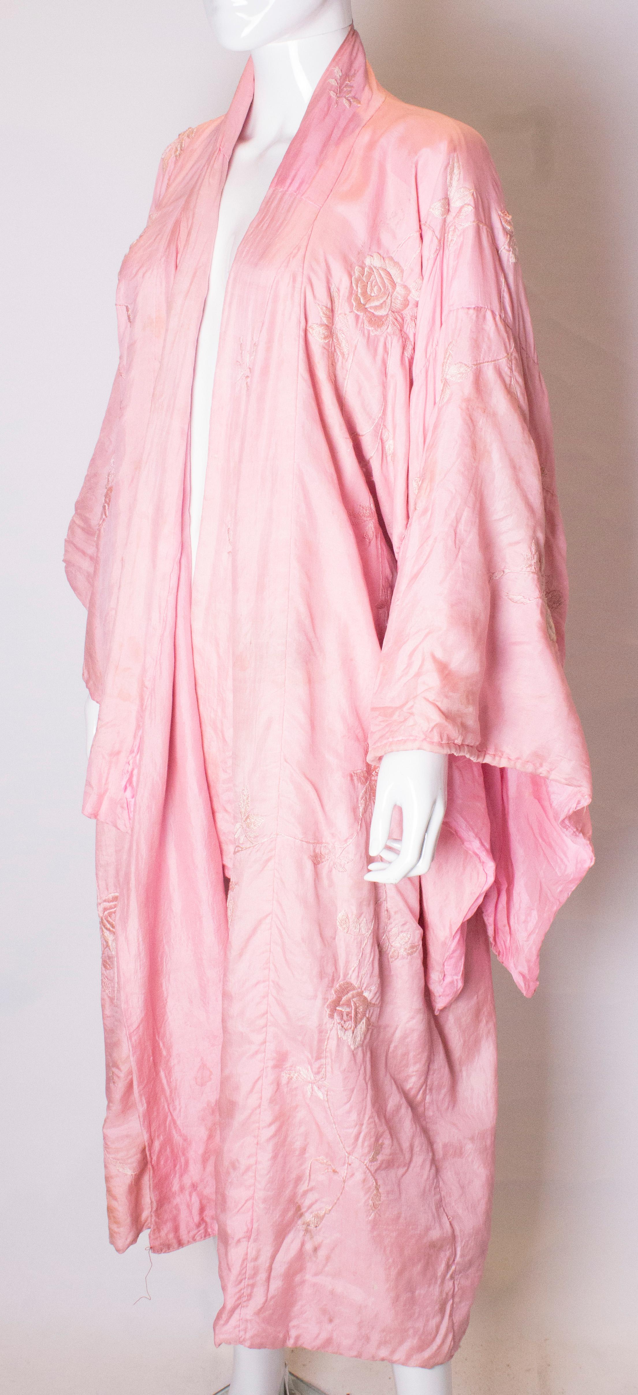 Vintage Pink Silk Kimono In Good Condition In London, GB