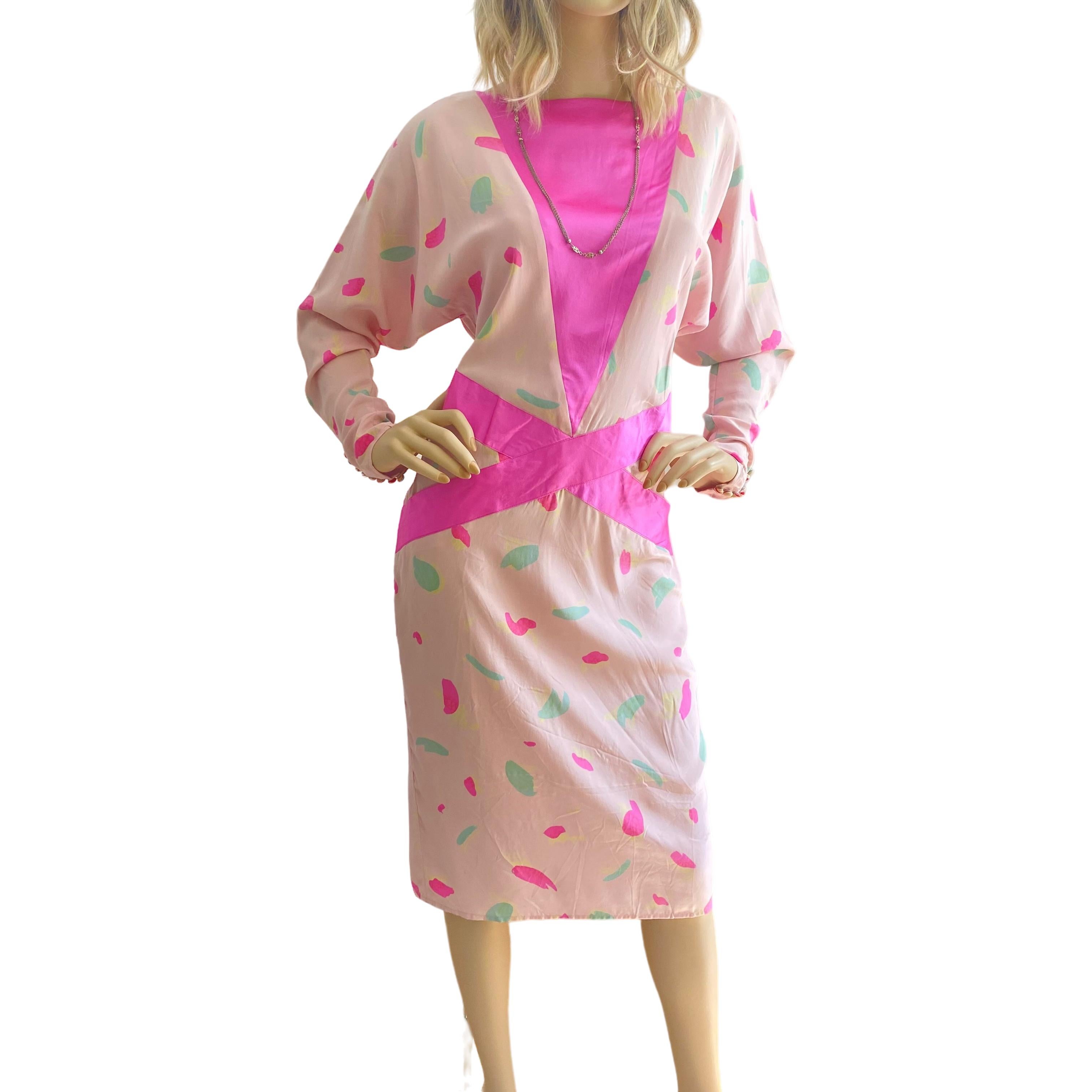 Vintage Pink Silk Print Dress with Pockets - Flora Kung  In New Condition For Sale In Boston, MA