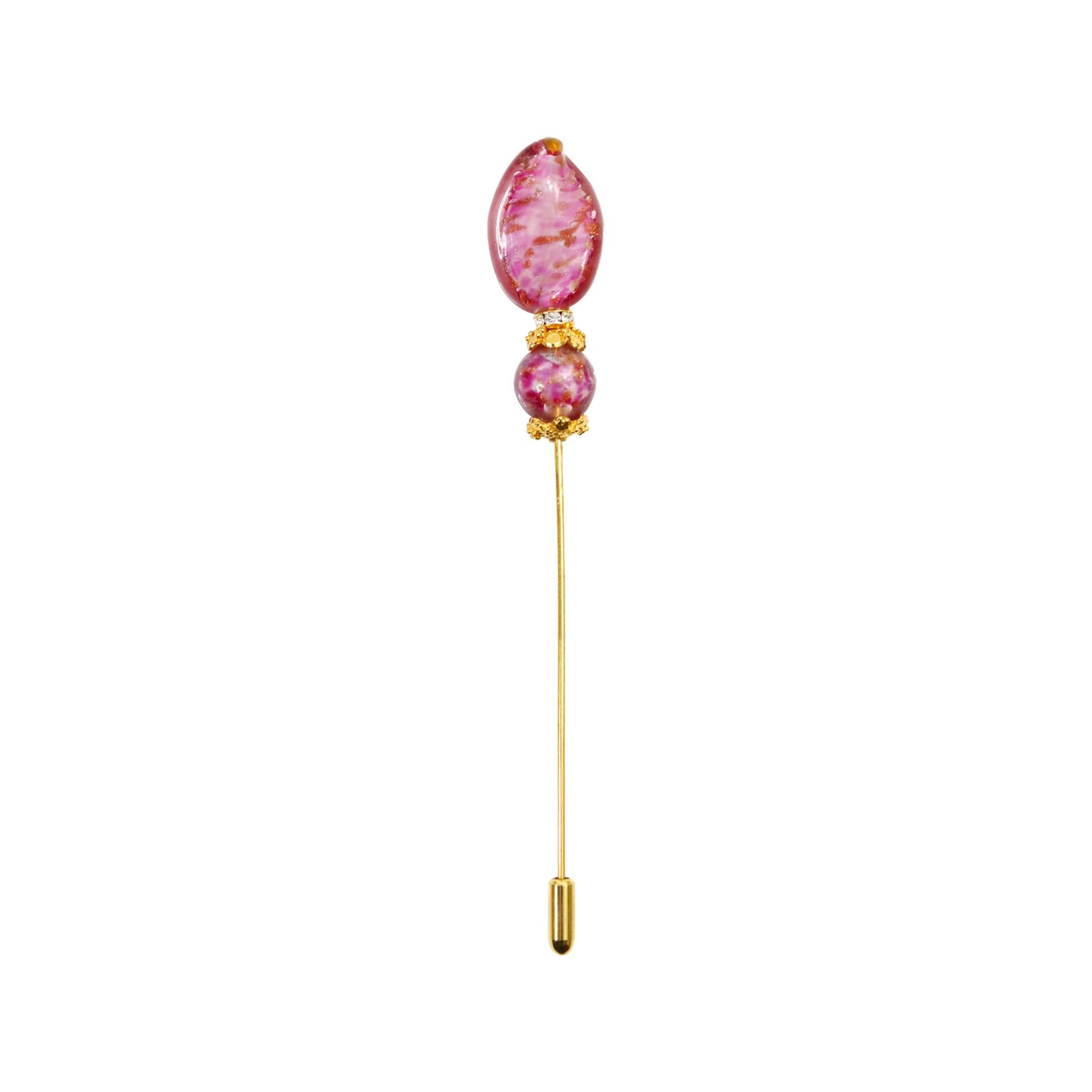 Spilla vintage con pietra rosa e diamante in tonalità oro Circa anni '90. Una spilla divertente e chic da appendere al bavero della giacca o in qualsiasi altro posto tu decida di utilizzare.  I colori e l'oro con i diamanti gli conferiscono una
