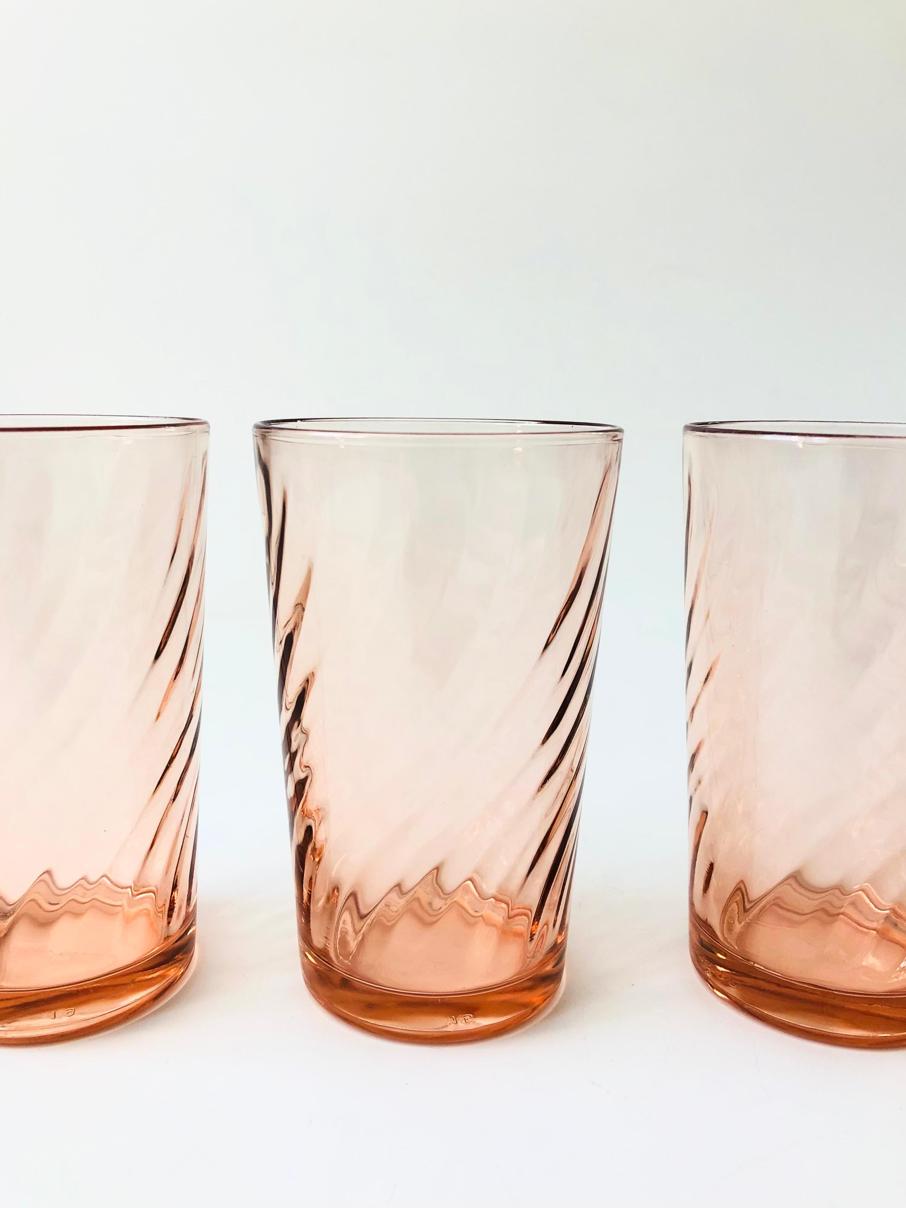 Vintage Pink Swirl Tumblers - Set of 4 In Good Condition In Vallejo, CA