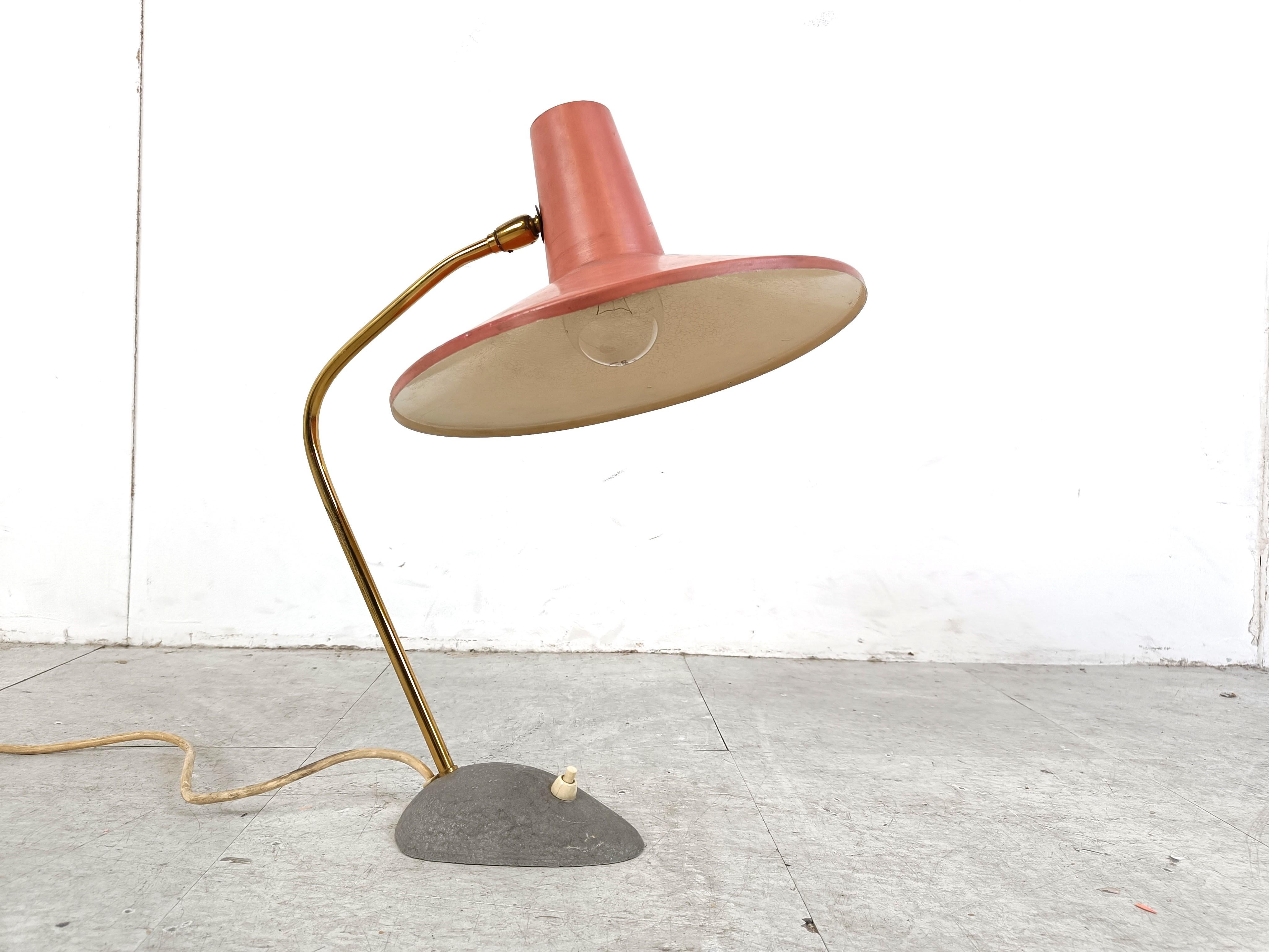 Mid-Century moderno Lampada da tavolo rosa vintage, anni '50