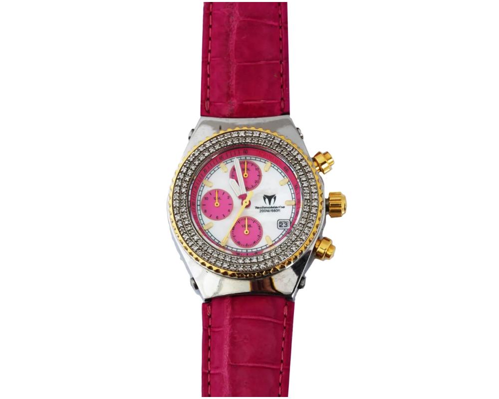 Vintage Rosa Technomarine Damen Chronograph Armbanduhr Diamanten + MOP Zifferblatt im Zustand „Gut“ im Angebot in New York, NY