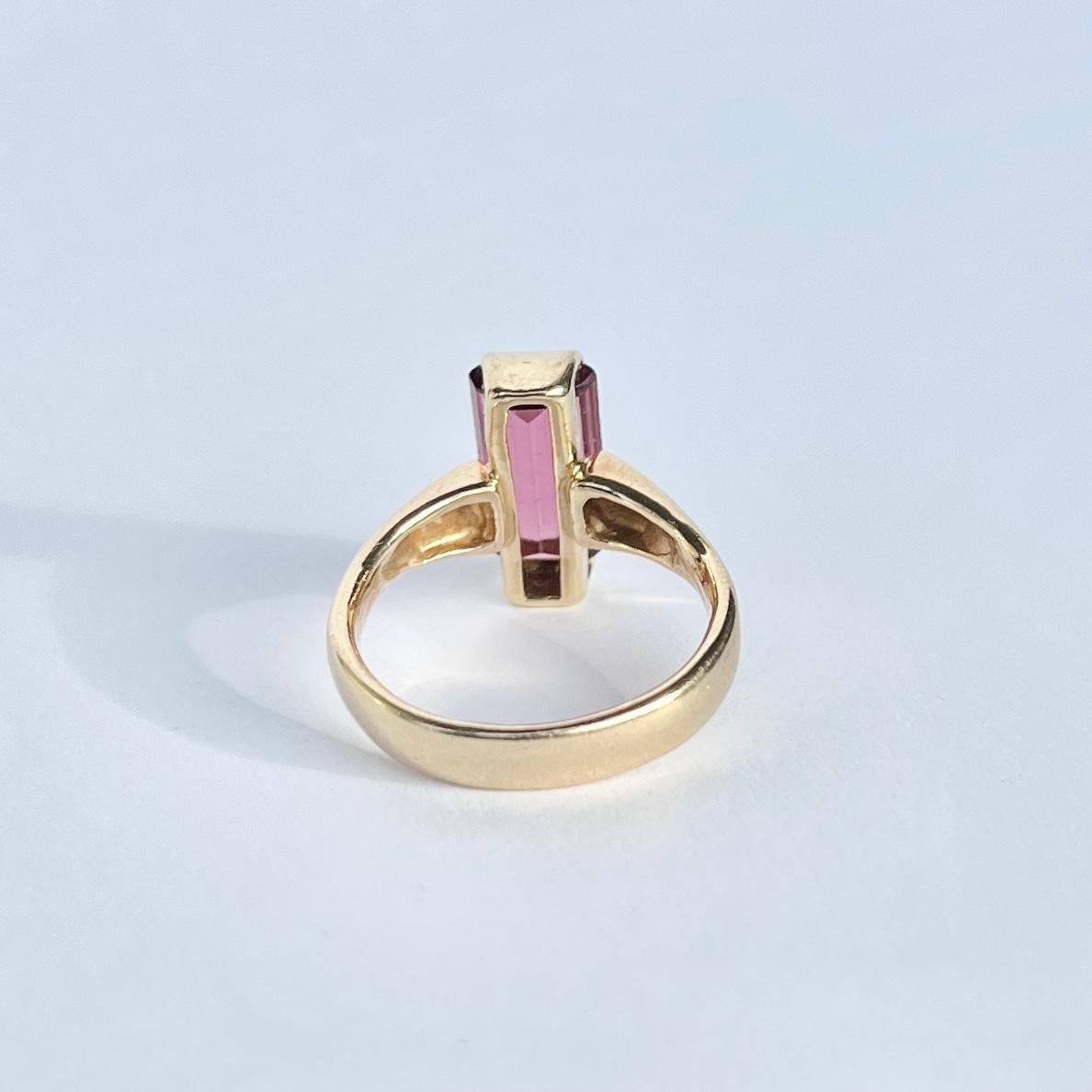 Vintage Pink Tourmaline and 9 Carat Gold Ring In Good Condition For Sale In Chipping Campden, GB