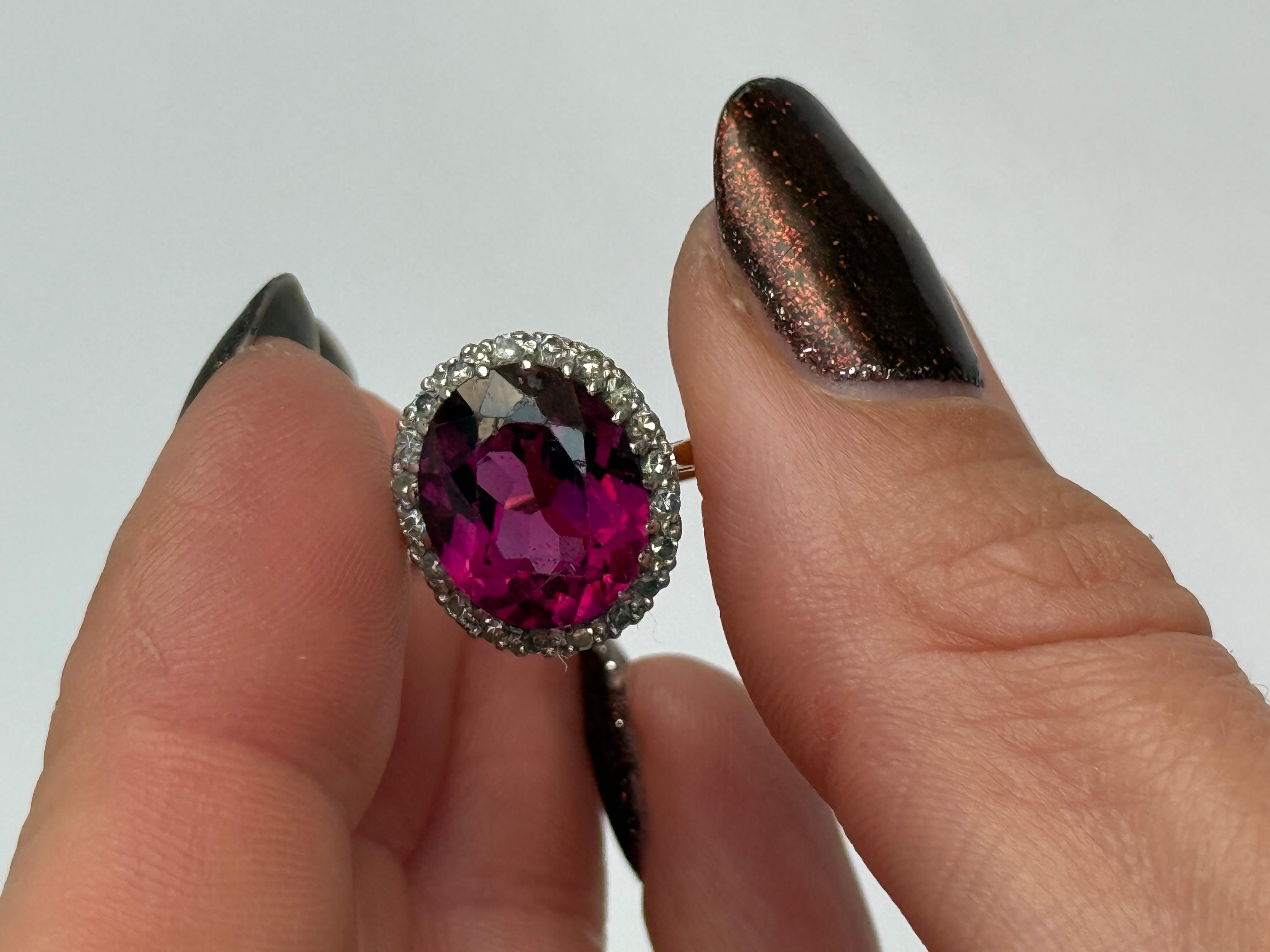 Anello a grappolo in oro 18 carati con tormalina rosa e diamanti d'epoca In condizioni buone in vendita a Chipping Campden, GB