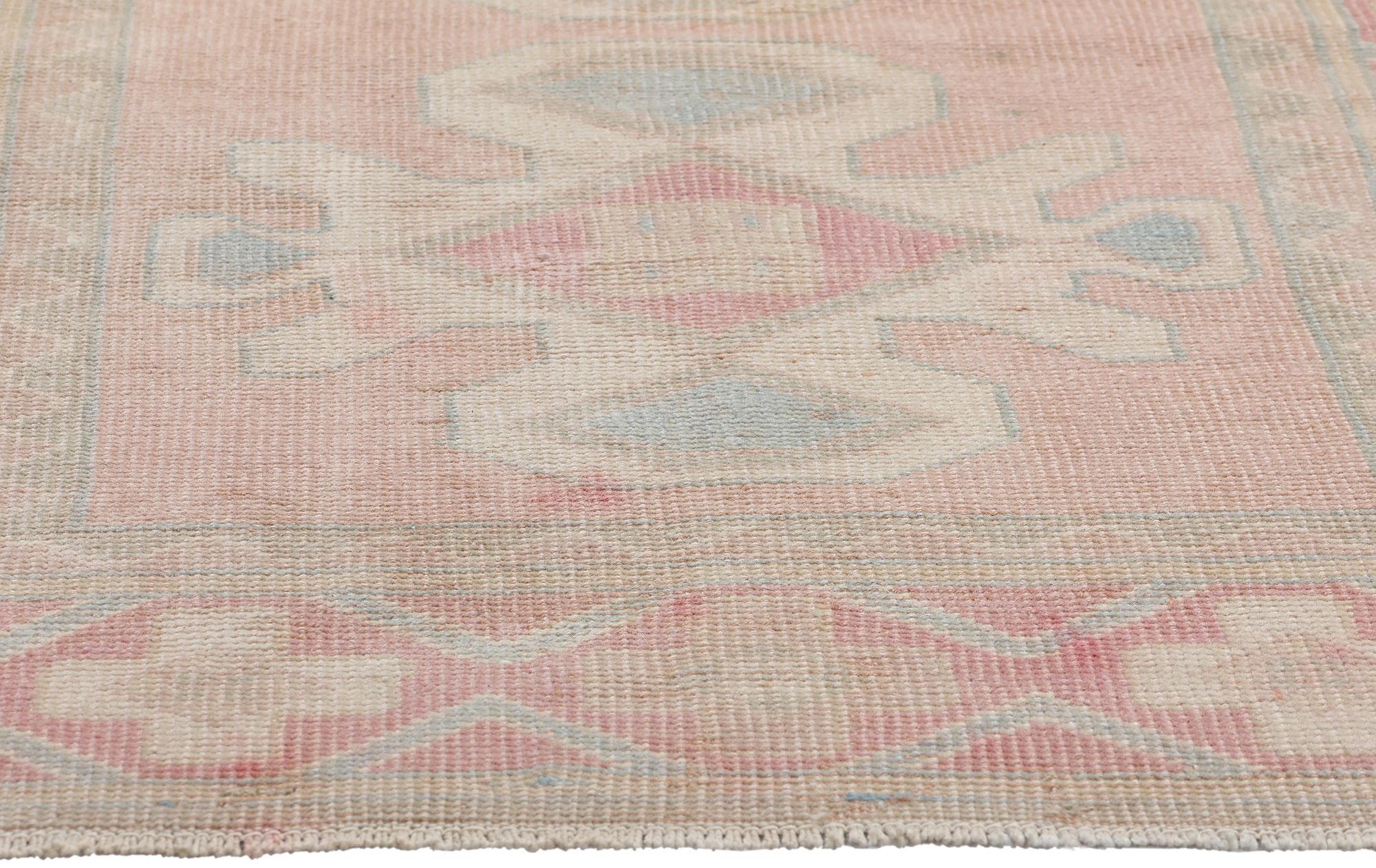 Vintage Pink Turkish Oushak Rug  In Good Condition For Sale In Dallas, TX
