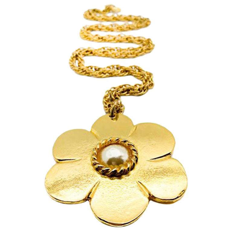 Vintage Pinky Paris Gold & Pearl Flower Necklace 1980s For Sale