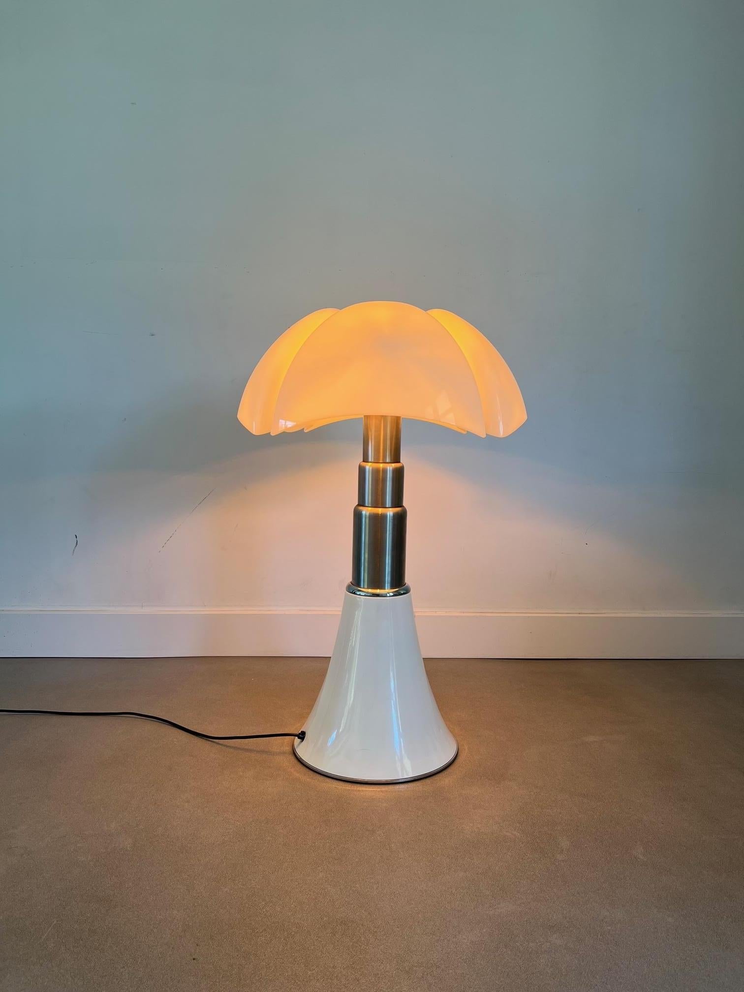 Pipistrello vintage 'Lámpara de mesa' Gae Aulenti / Martinelli Luce Probablemente años 70 en Bueno Estado en GOOR, NL