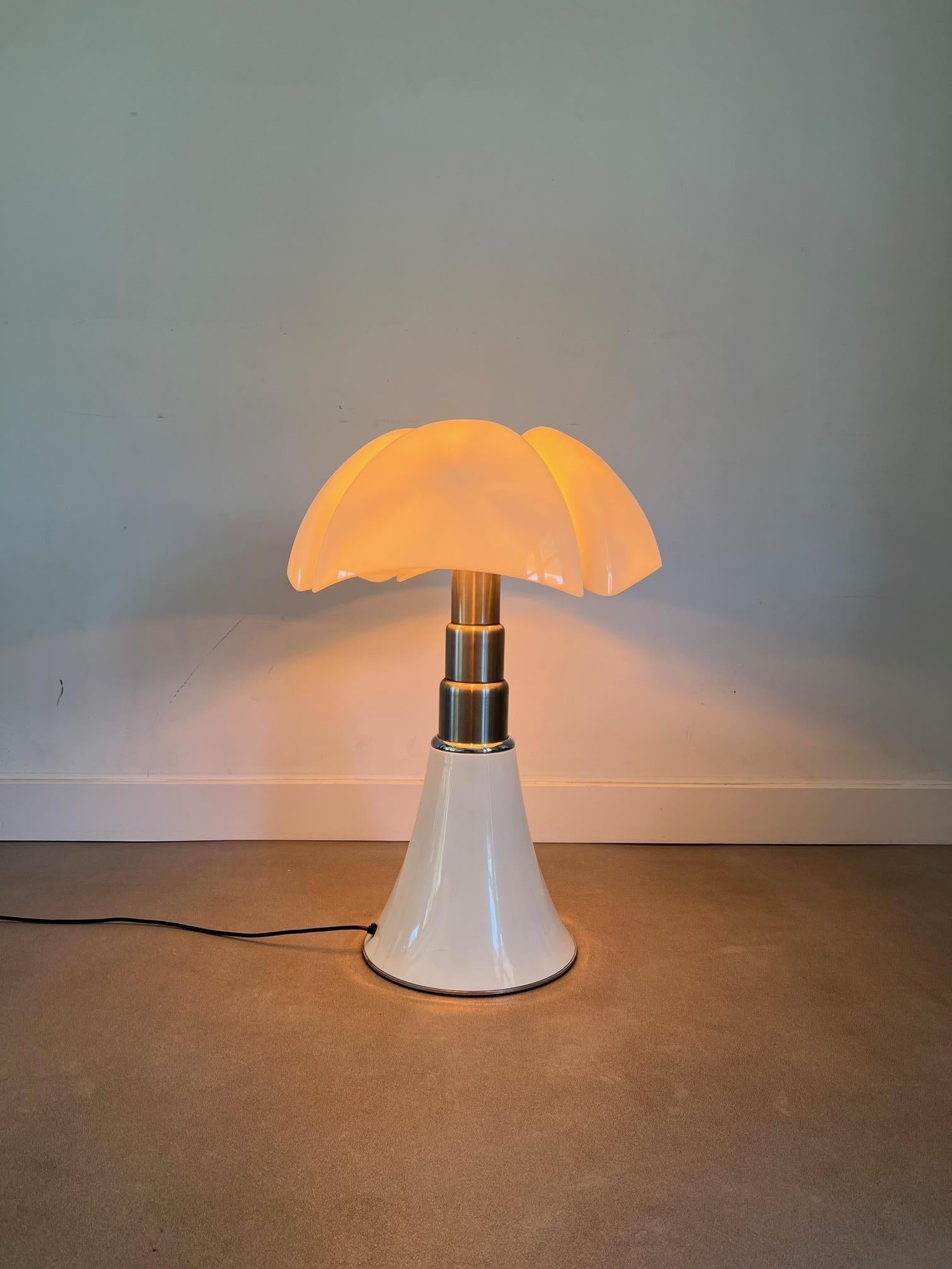 Pipistrello vintage 'Lámpara de mesa' Gae Aulenti / Martinelli Luce Probablemente años 70 finales del siglo XX