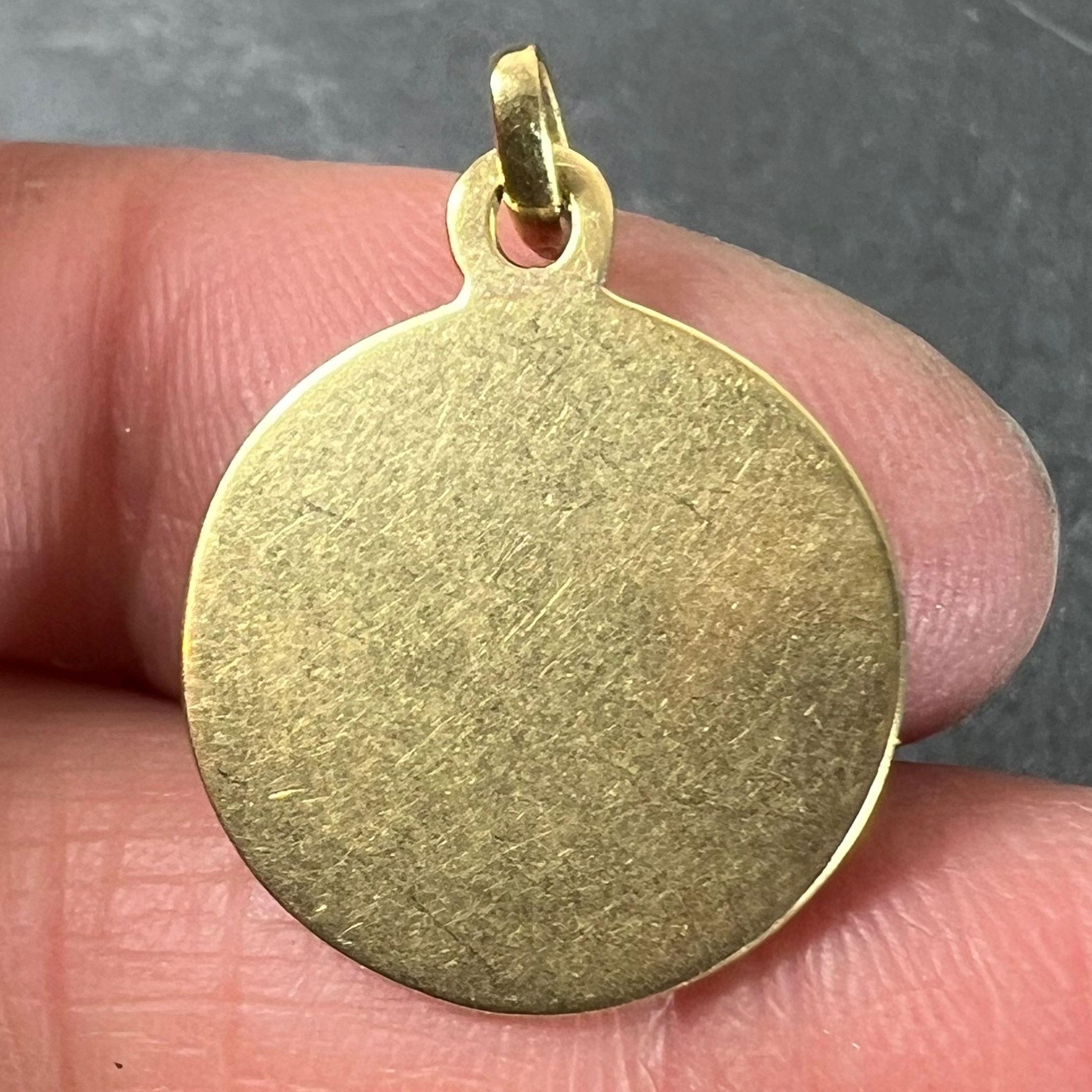 Vintage Pisces Starsign Zodiac 18K Yellow Gold Enamel Charm Medal Pendant For Sale 3