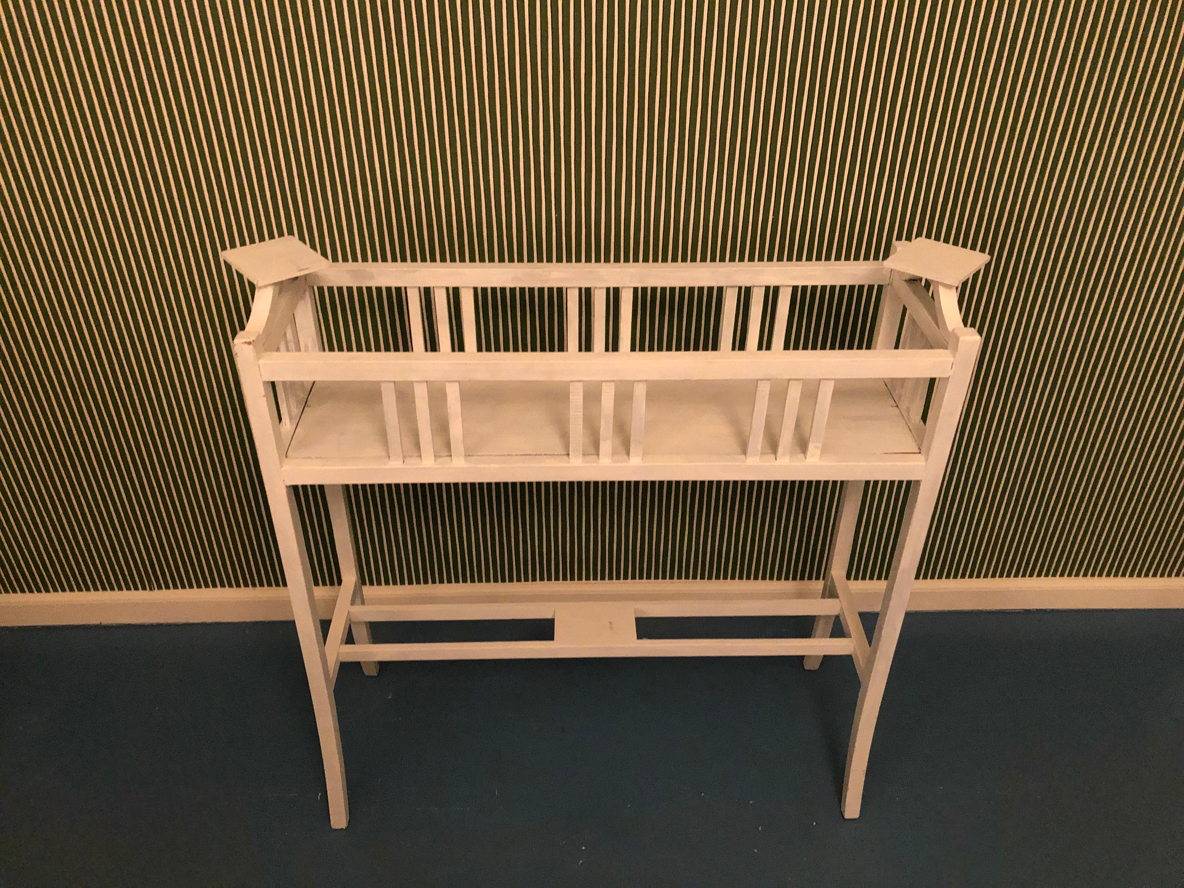 Swedish Vintage Plant Stand in White Painted Wood, Sweden, Early 20th Century