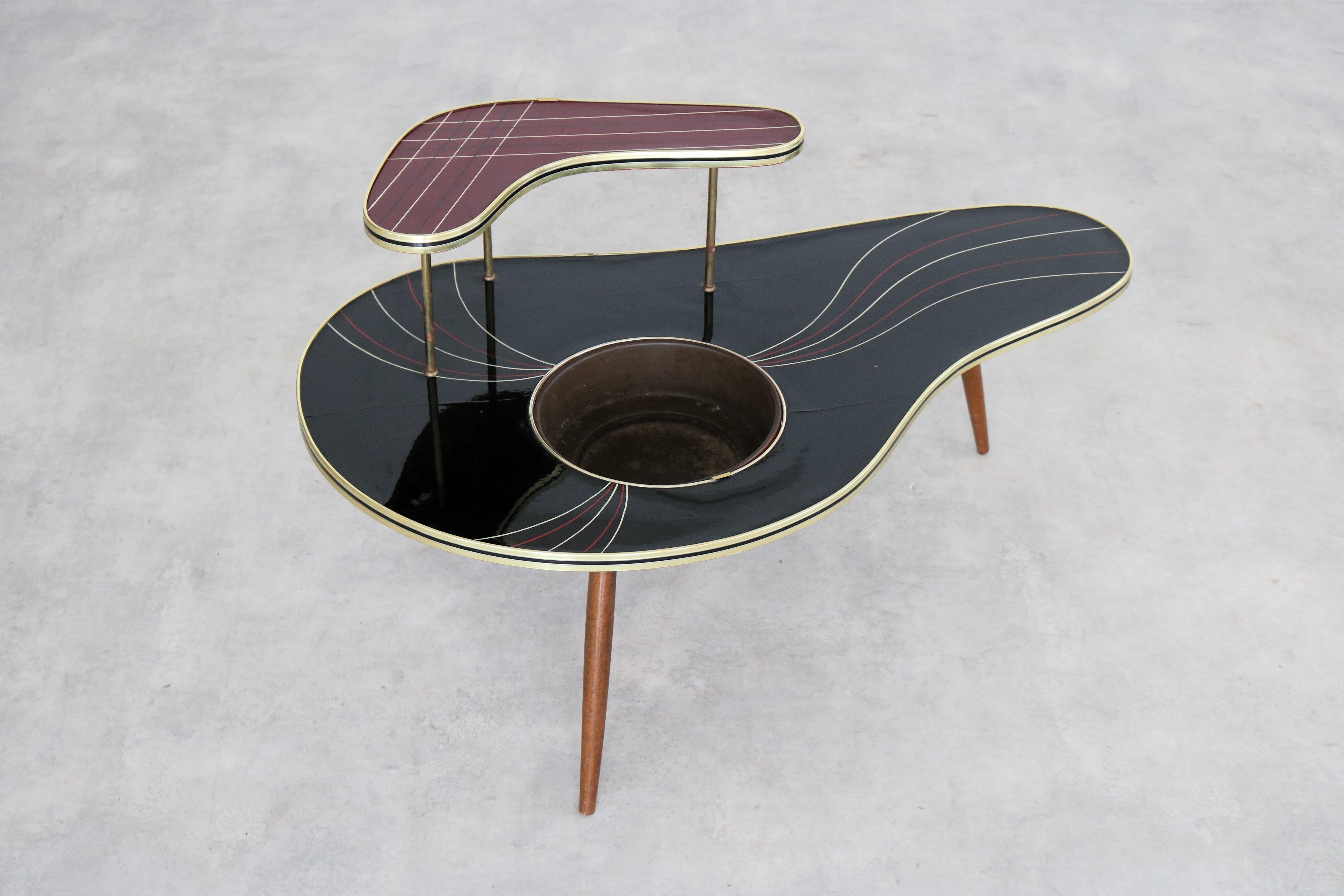 Vintage plant table  side table  1960s  Sweden In Good Condition For Sale In Lemmer, NL