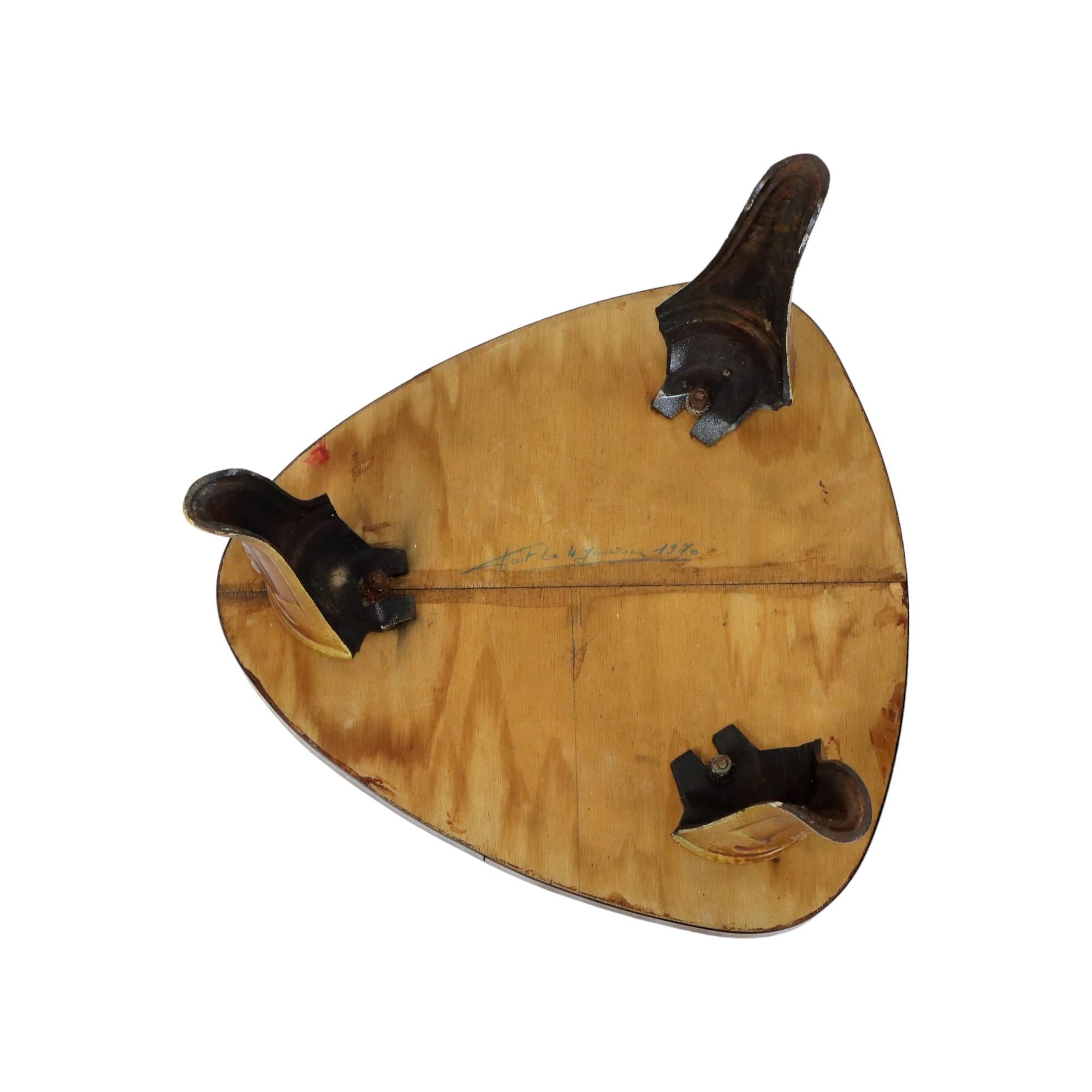 Vintage-Pflanzgefäßtisch XL, dreieckiger Formica-Sockel aus Gusseisen mit Beinen und Emaille, Frankreich im Angebot 4