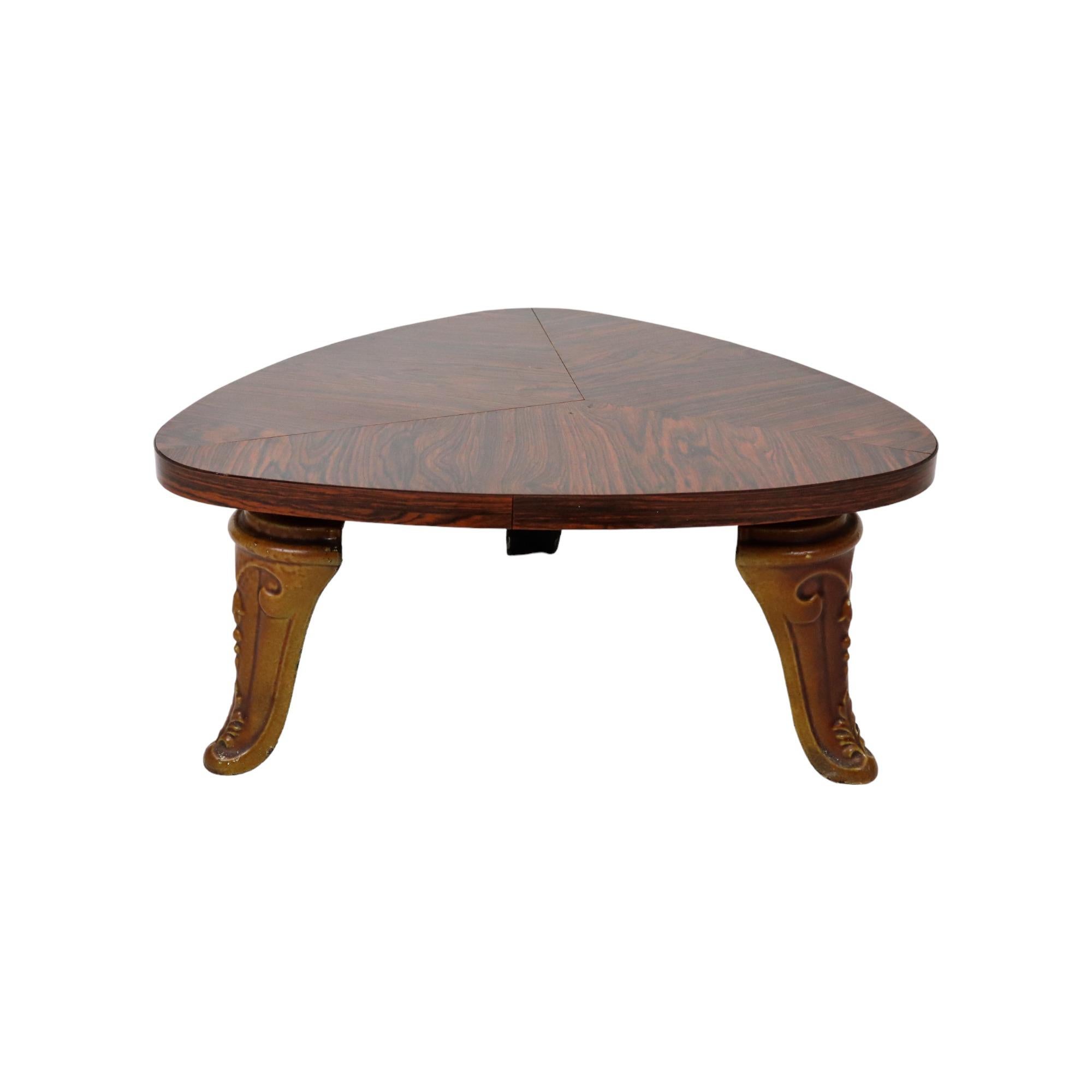 Vintage-Pflanzgefäßtisch XL, dreieckiger Formica-Sockel aus Gusseisen mit Beinen und Emaille, Frankreich (Emailliert) im Angebot