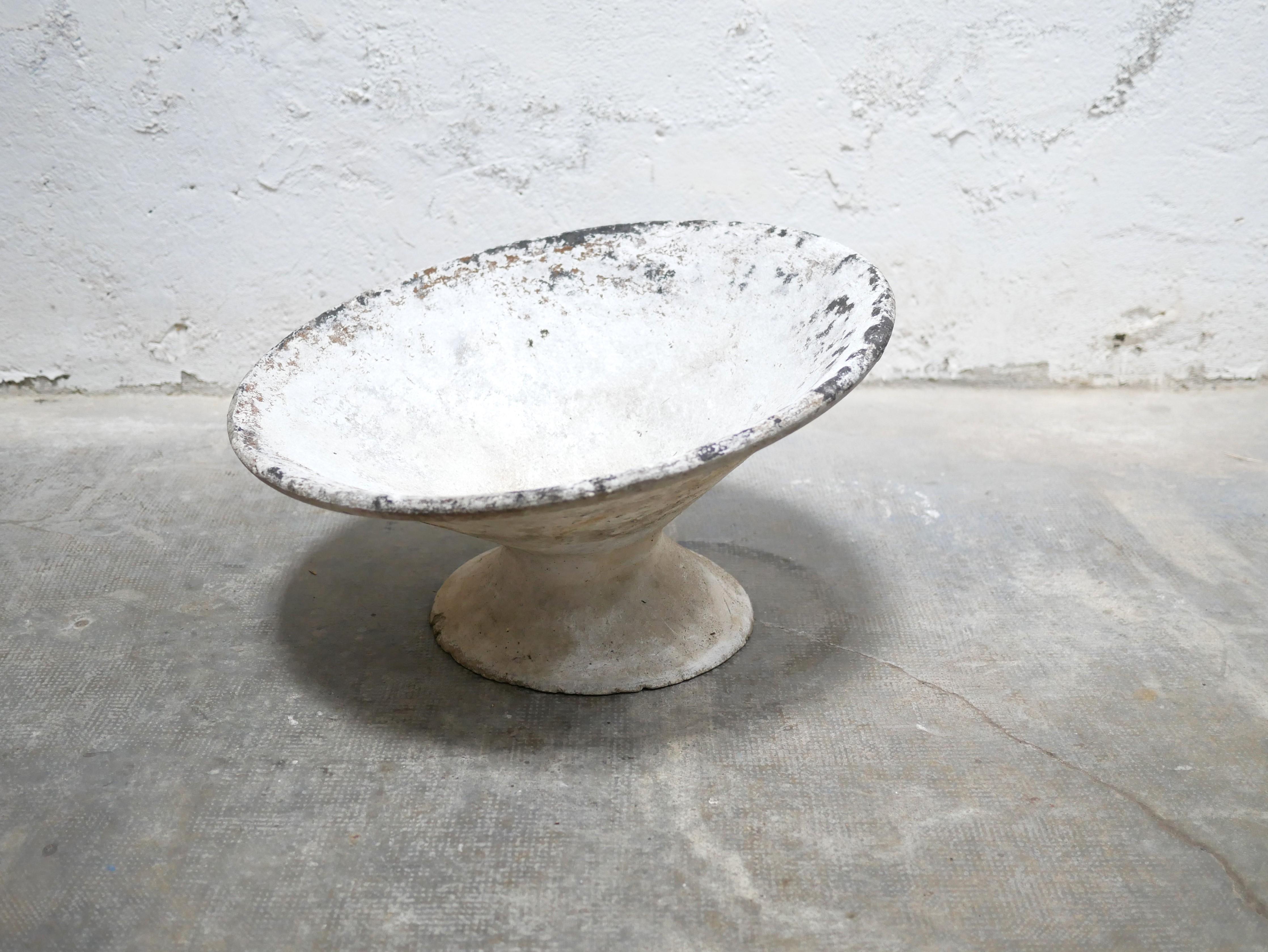 Cement Vintage planter by Willy Guhl for Eternit editions For Sale