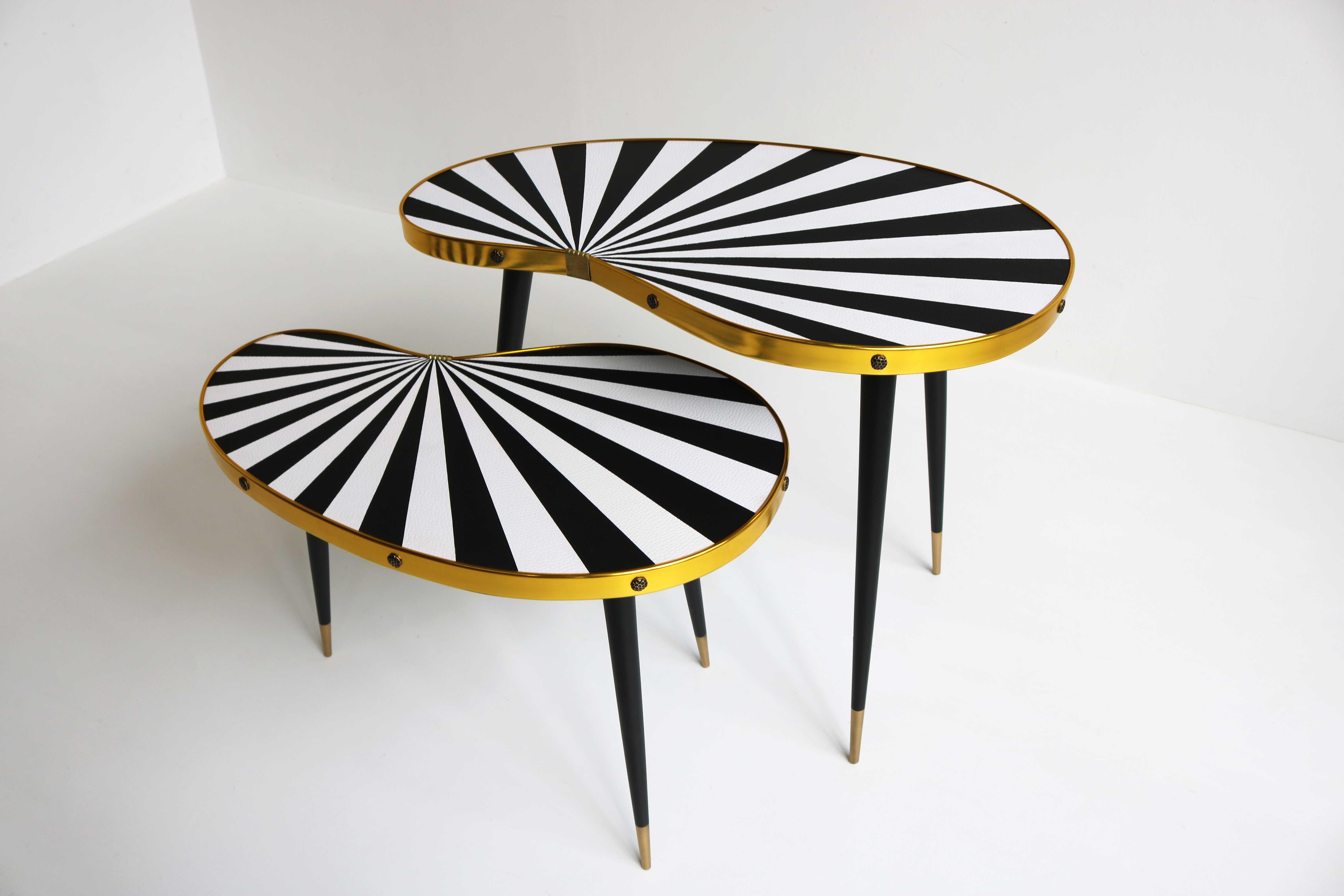 Vintage Plants Table Set, Two Side Tables Kidney Shaped Black White Ray Pattern In Good Condition For Sale In Ijzendijke, NL