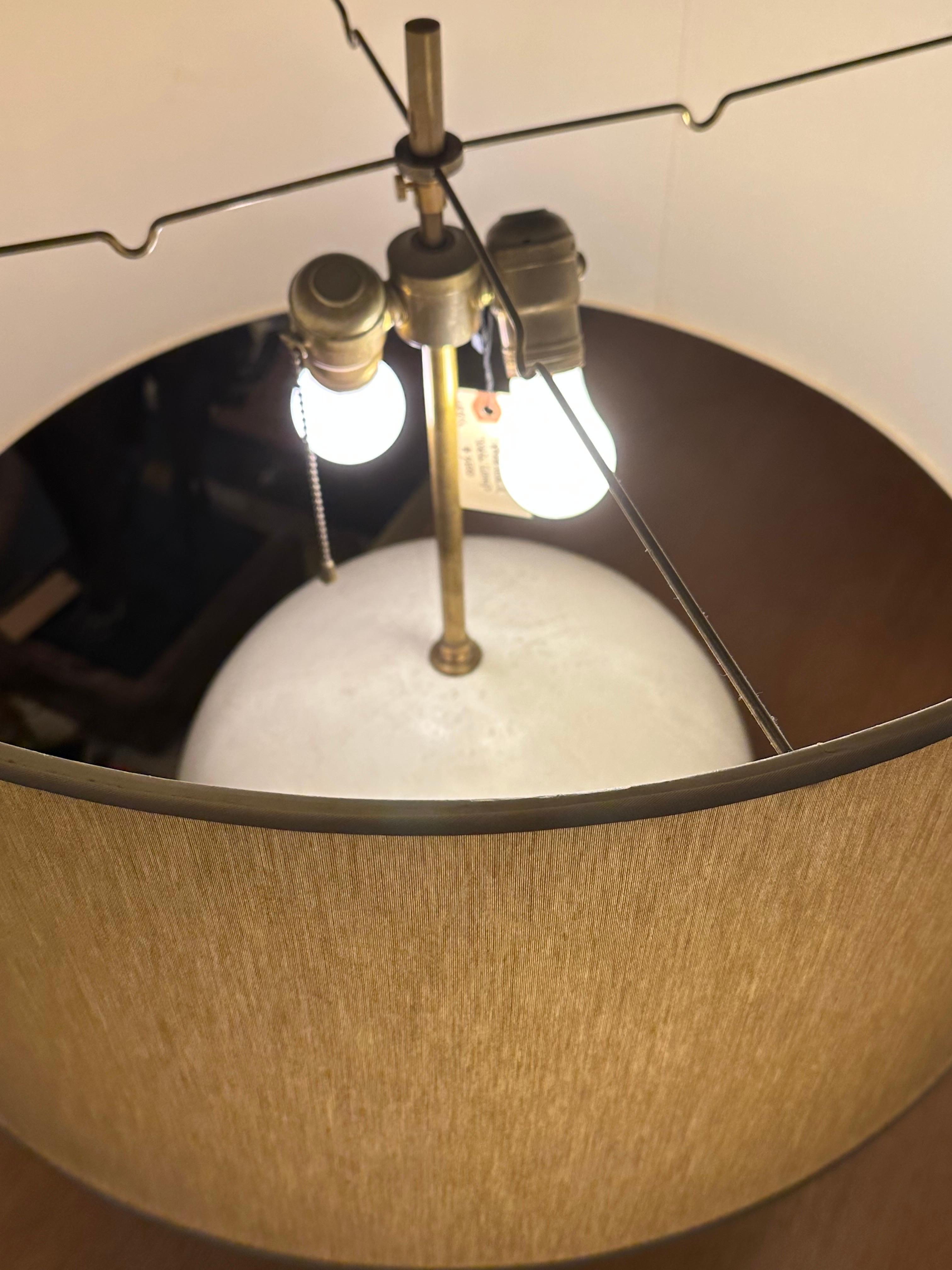 Lampe de table sphérique vintage en plâtre et acrylique en vente 3