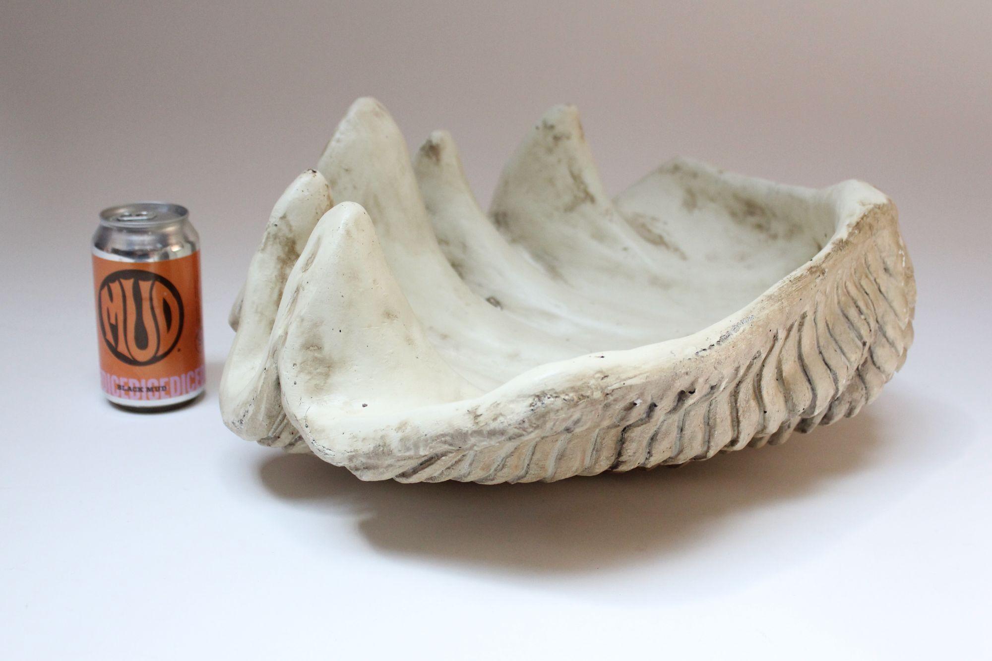 Vintage Plaster and Resin Giant Tridacna Clam Shell Centerpiece/Vide Poche In Good Condition For Sale In Brooklyn, NY