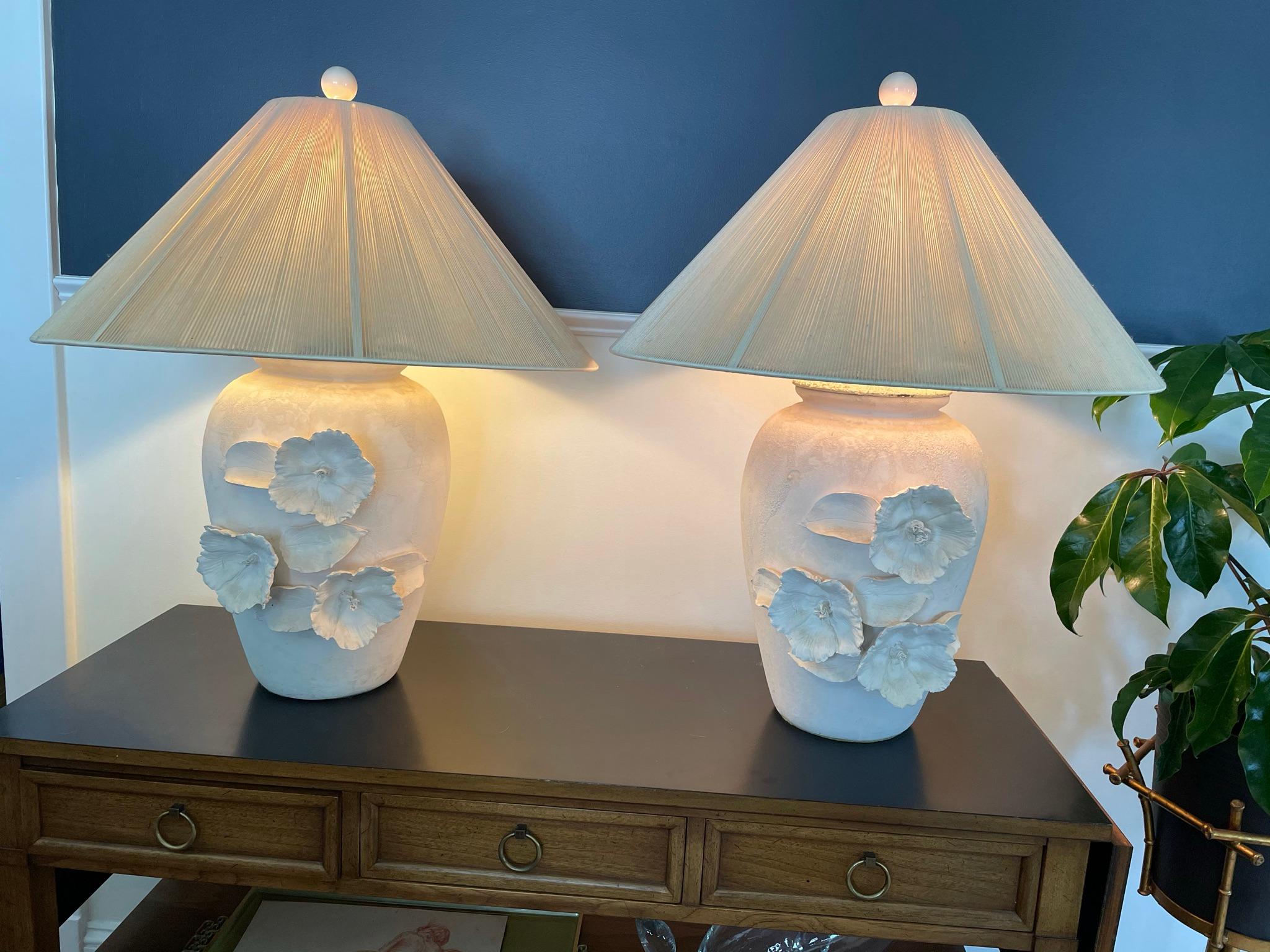 Vintage-Lampen aus Gipsgefäßglas mit Blumenrelief, Organische Moderne, Vintage im Zustand „Gut“ im Angebot in W Allenhurst, NJ