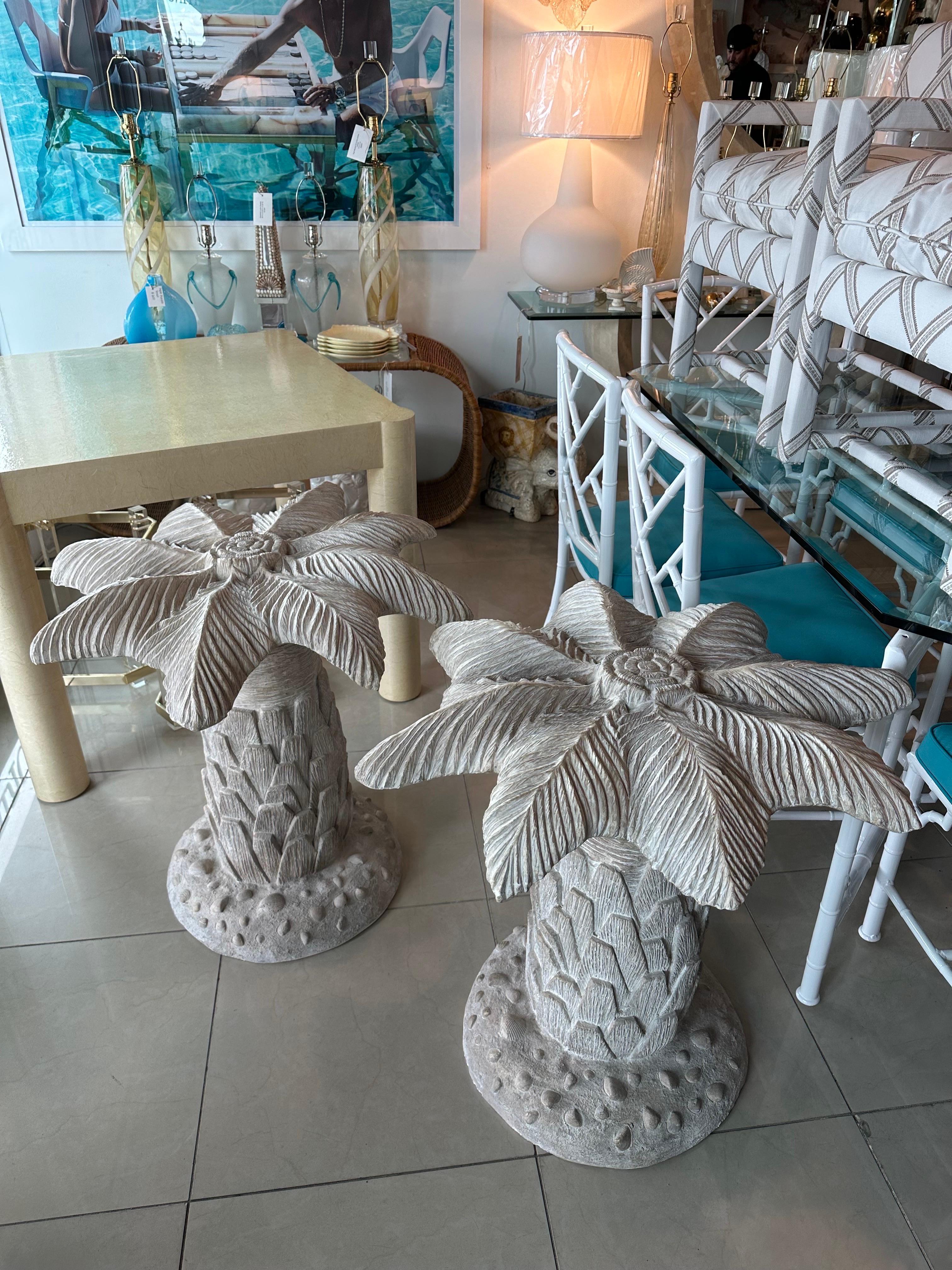 Table de salle à manger en plâtre vintage à feuilles de palmier Base d'entrée centrale 2 disponibles Bon état - En vente à West Palm Beach, FL