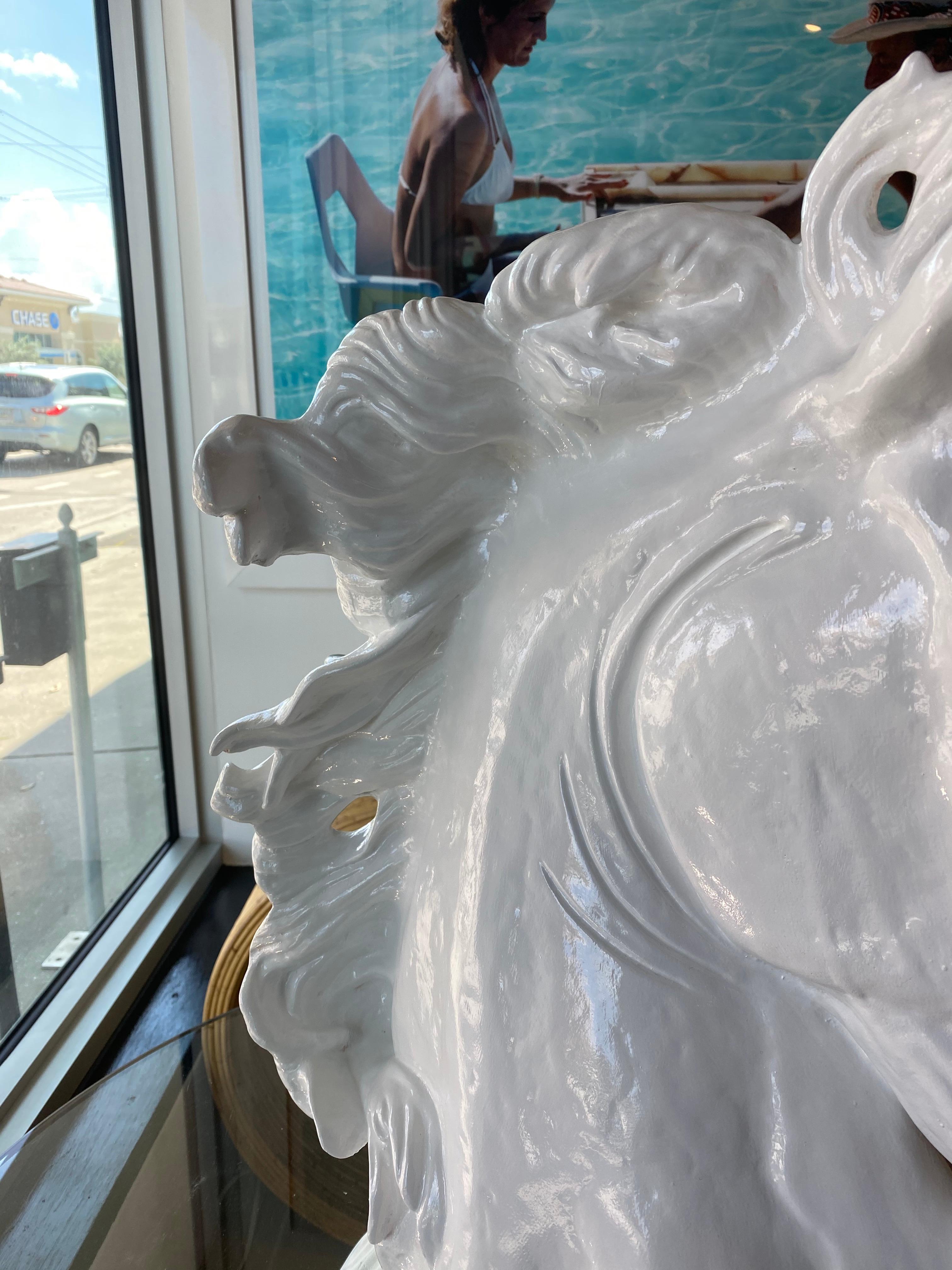 Américain Vintage Plaster White Lacquered Modern Large Horse Head Statue en vente