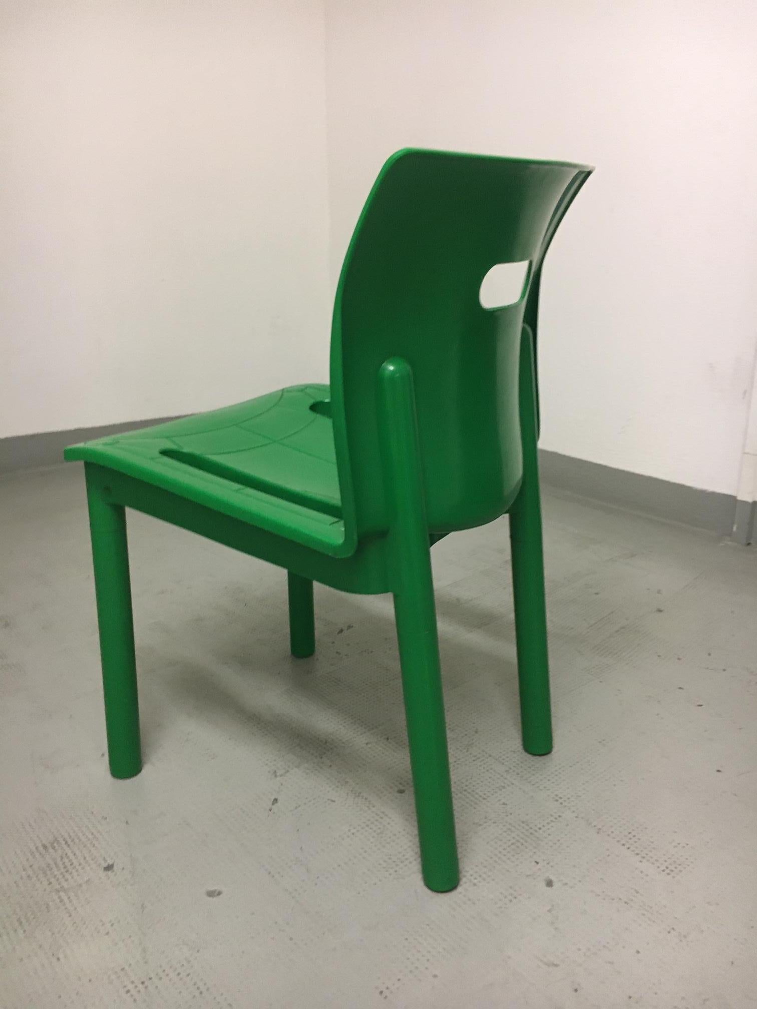 Vintage plastic stackable chair by Anna Castelli Ferrieri produced by Kartell, Italy, 1986
Winner of the Compasso d'oro 1986
Signed and dated.
        