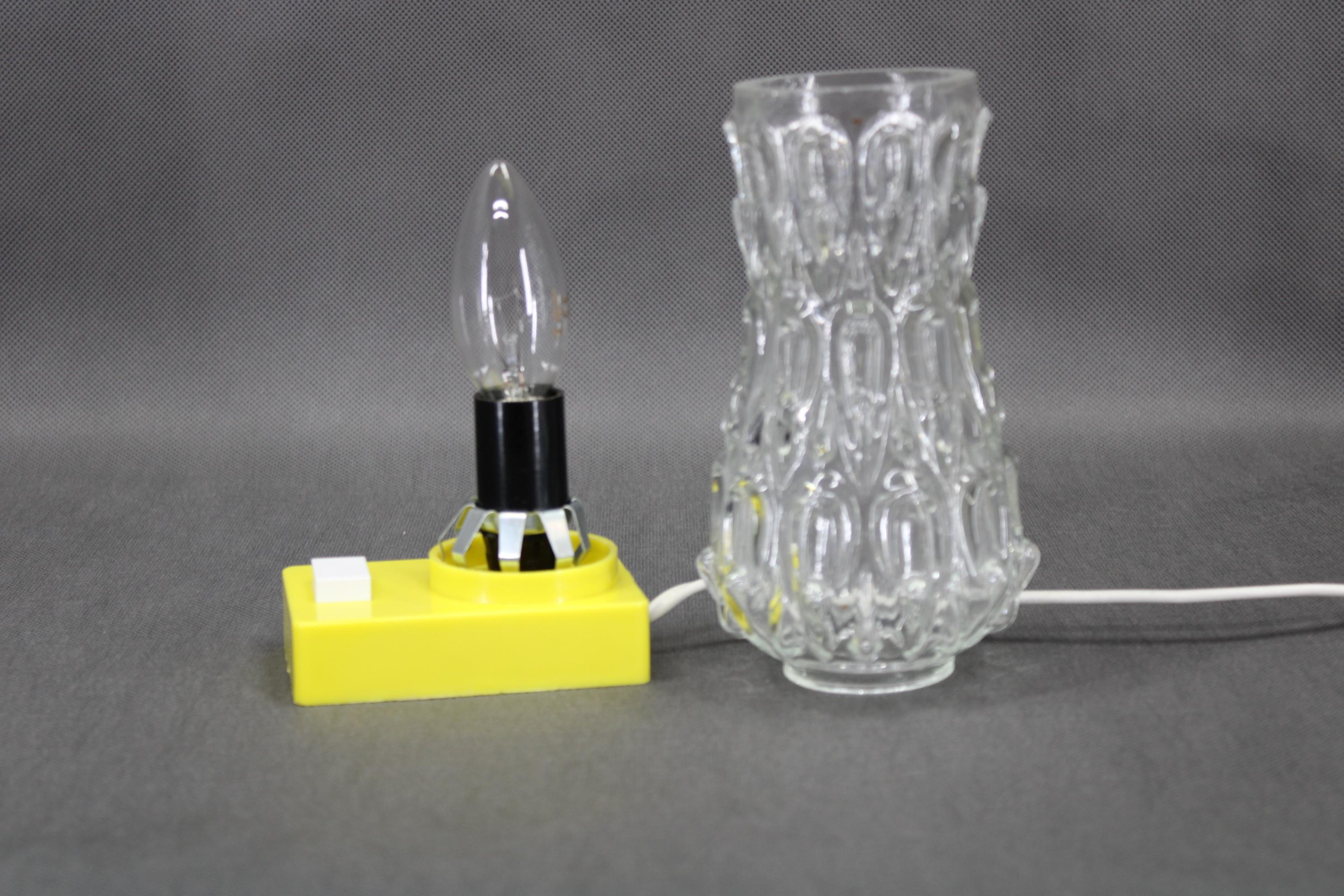 Vintage-Tischlampe aus Kunststoff, 1970er Jahre, Deutschland (Ende des 20. Jahrhunderts) im Angebot