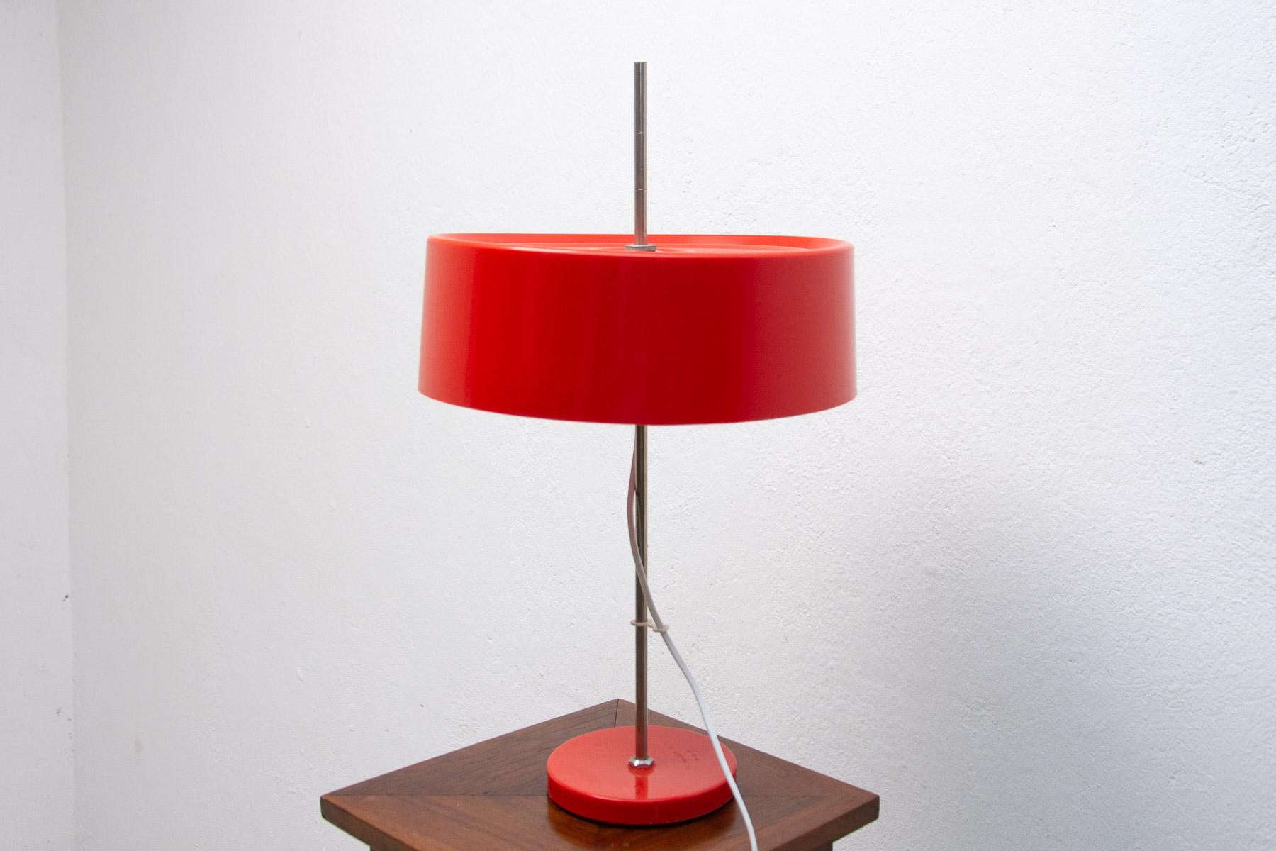 Vintage Plastic Table Lamp, 1980's, Czechoslovakia In Good Condition For Sale In Prague 8, CZ