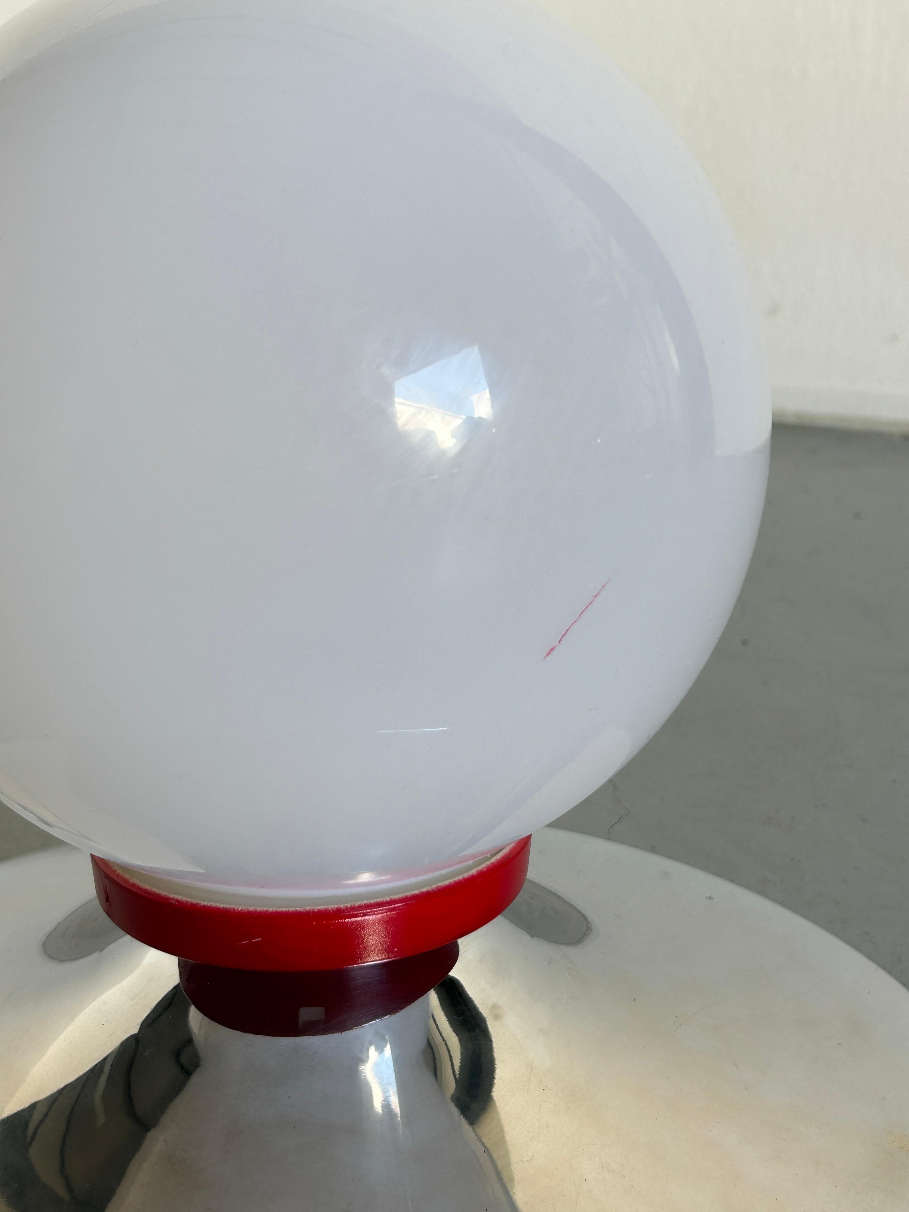 Vintage Plastic White Sphere and Chrome Table Lamp, 1970s Mid-Century Space Age  In Good Condition For Sale In Zagreb, HR