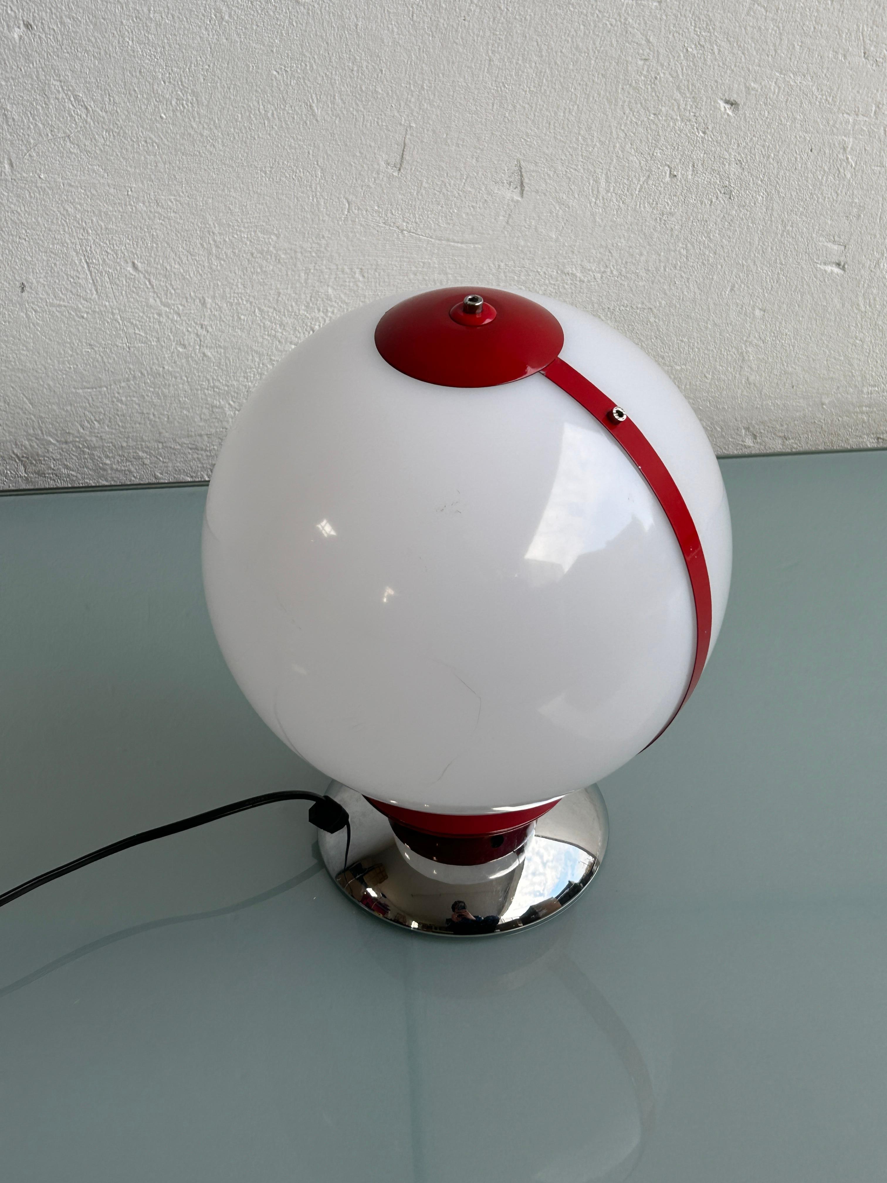 Late 20th Century Vintage Plastic White Sphere and Chrome Table Lamp, 1970s Mid-Century Space Age For Sale