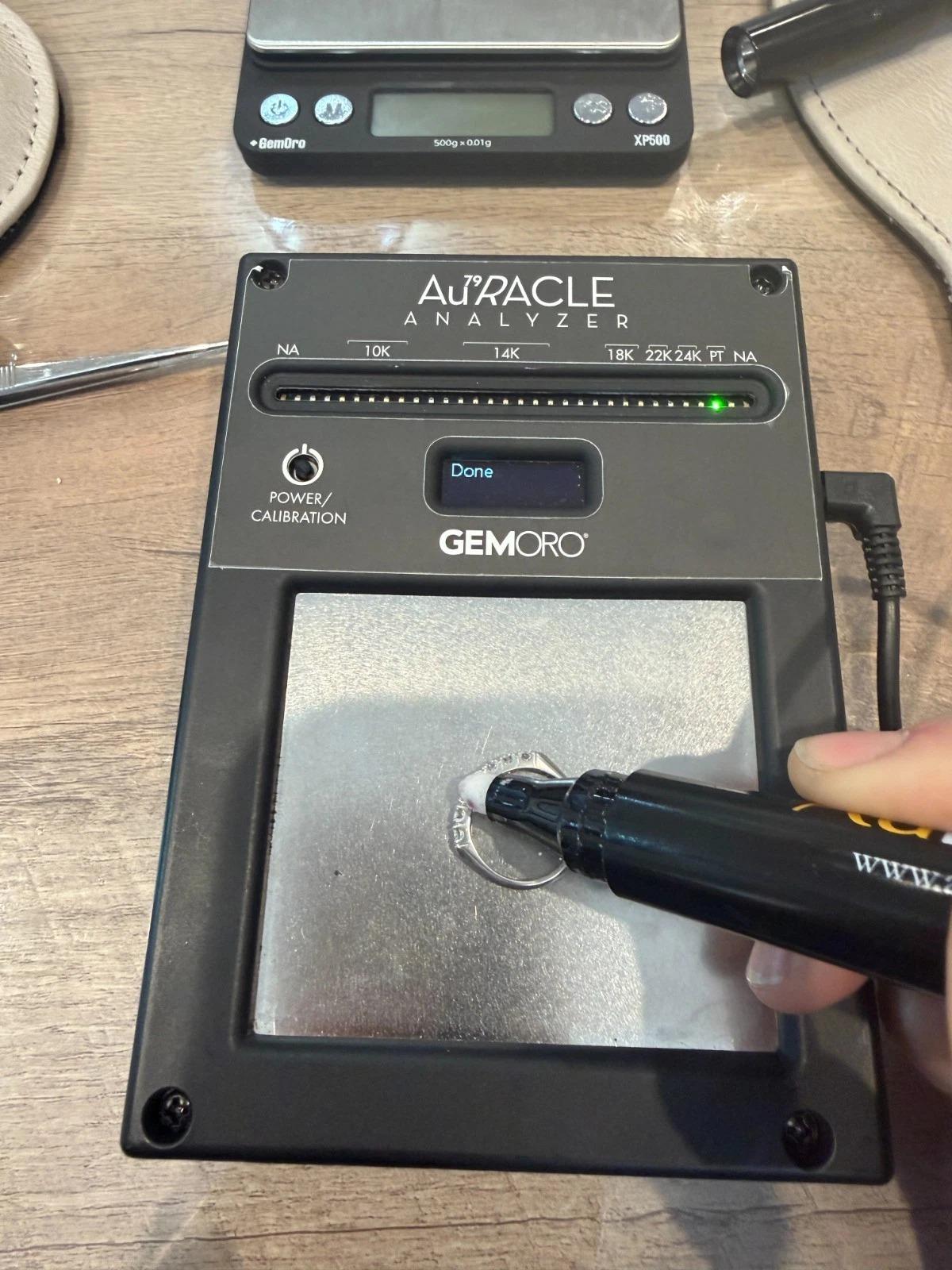 Anello vintage in platino da 0,55 carati con 7 diamanti rotondi Brilliante Misura 5,5 in vendita 4