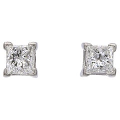 Boucles d
oreilles vintage en platine 0.62tcw diamant taille princesse