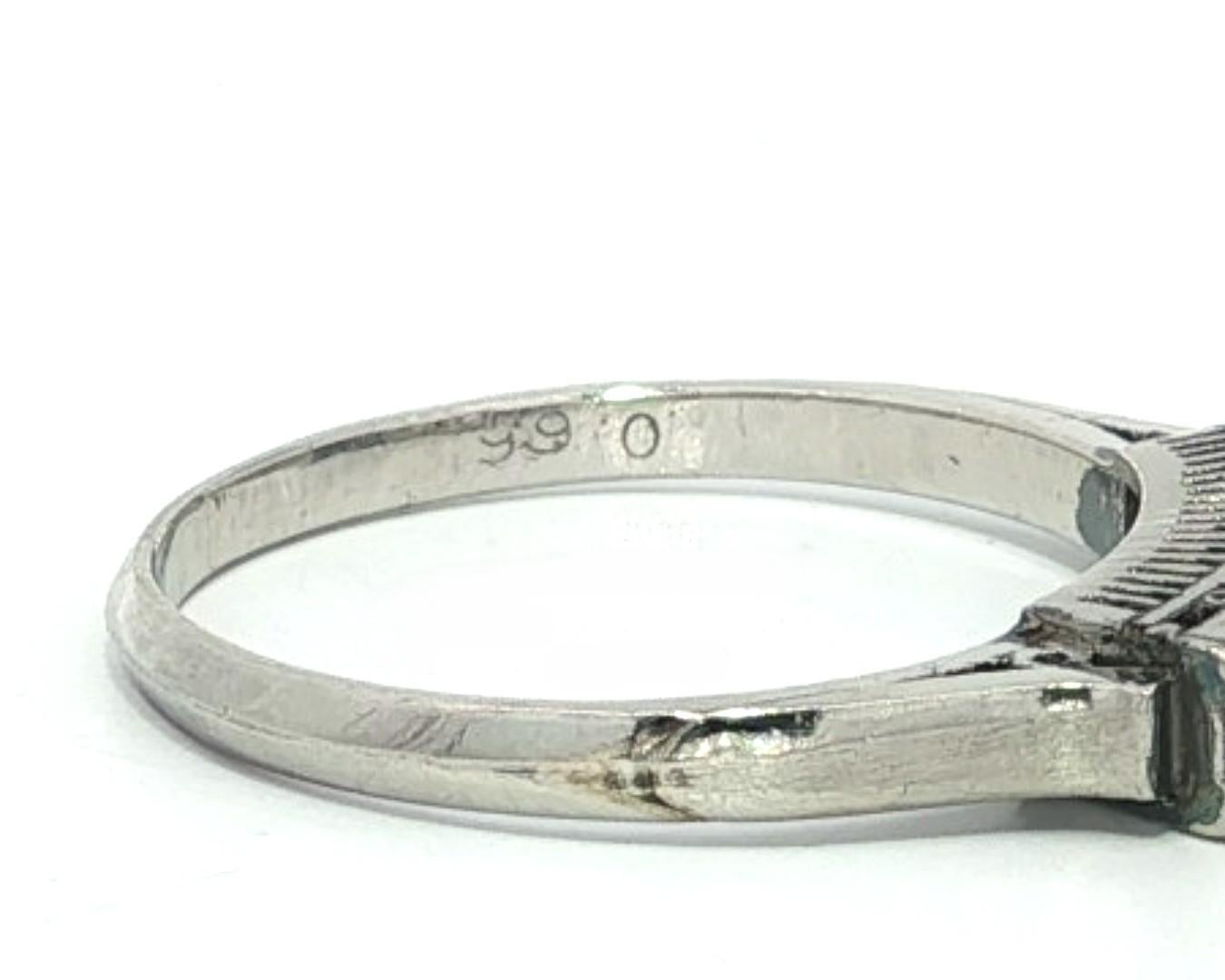 Vintage Platin 0,66ctw Long East West Baguette Diamant 3 Stein Band Ring Damen im Angebot