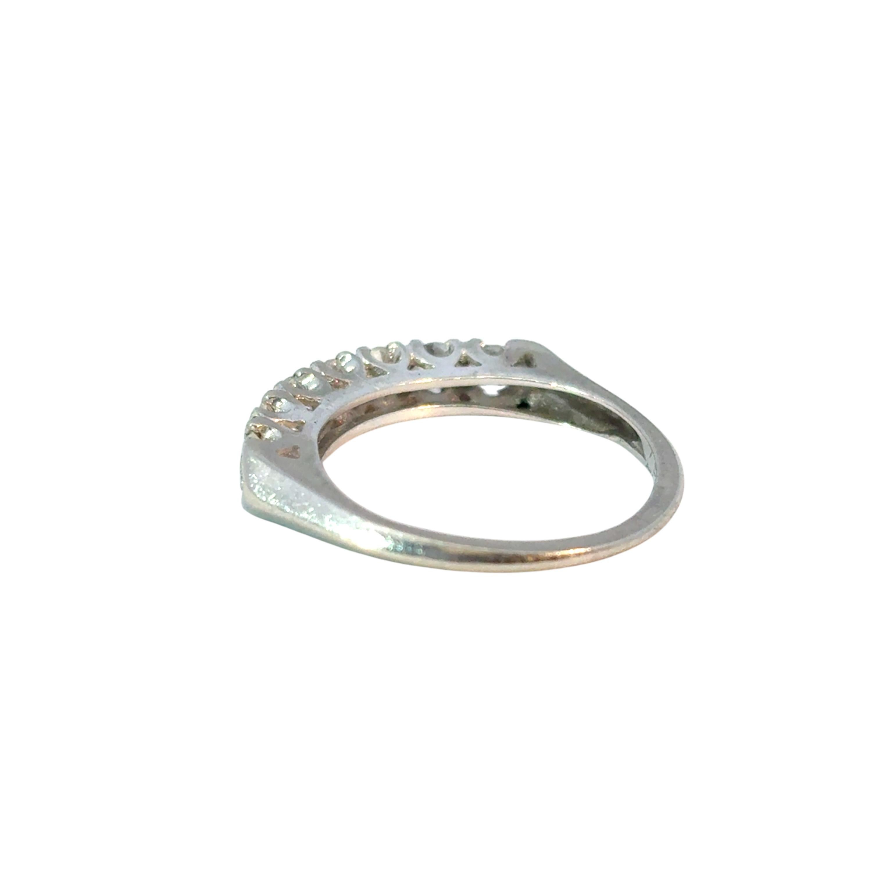 Anillo de diamantes vintage en platino de 0,70 ctw en venta 5