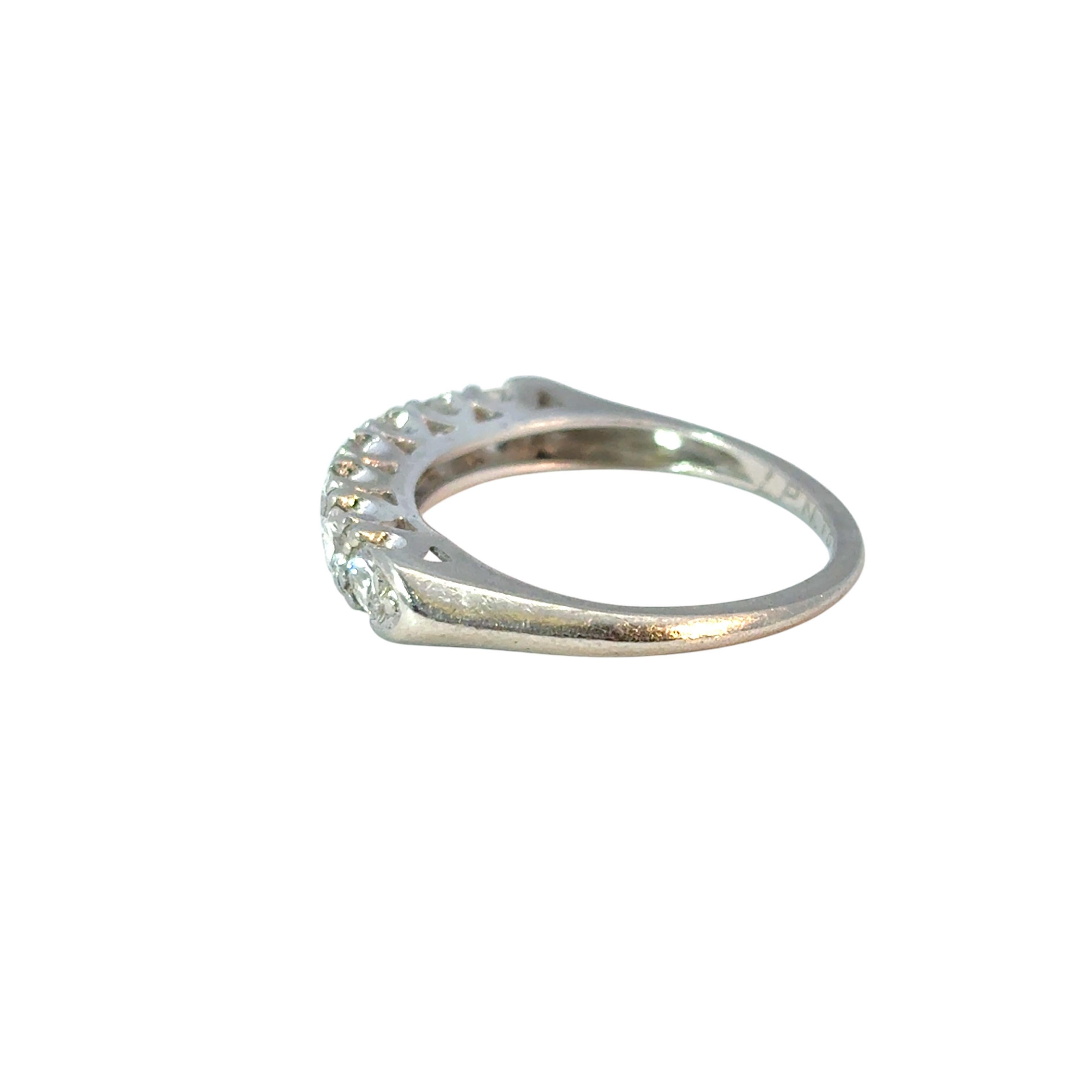 Anillo de diamantes vintage en platino de 0,70 ctw en venta 6