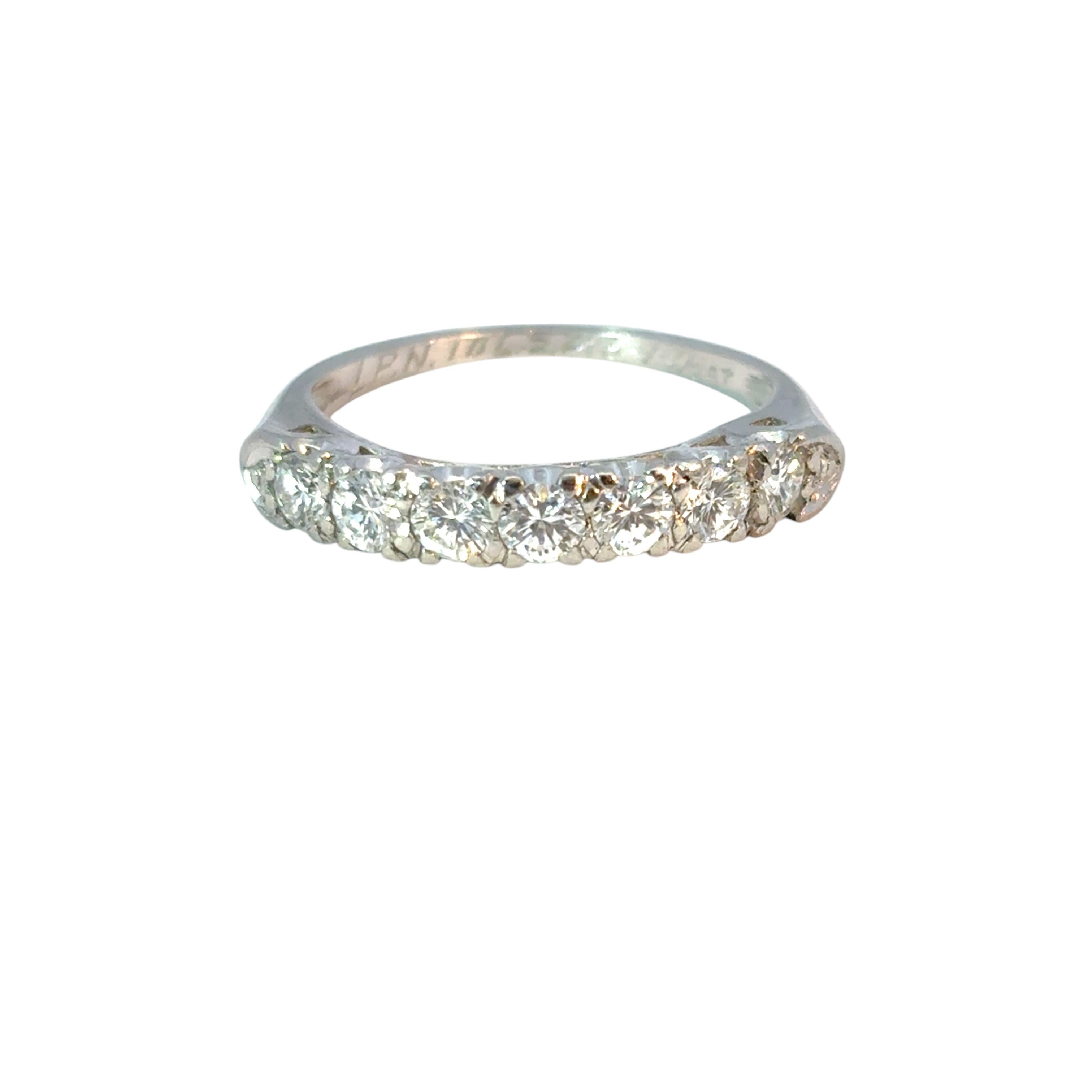 Anillo de diamantes vintage en platino de 0,70 ctw en venta 9