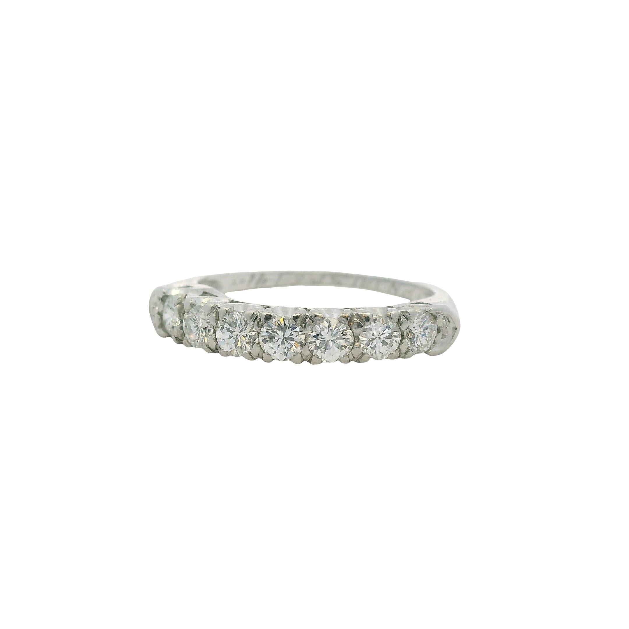 Anillo de diamantes vintage en platino de 0,70 ctw Moderno en venta