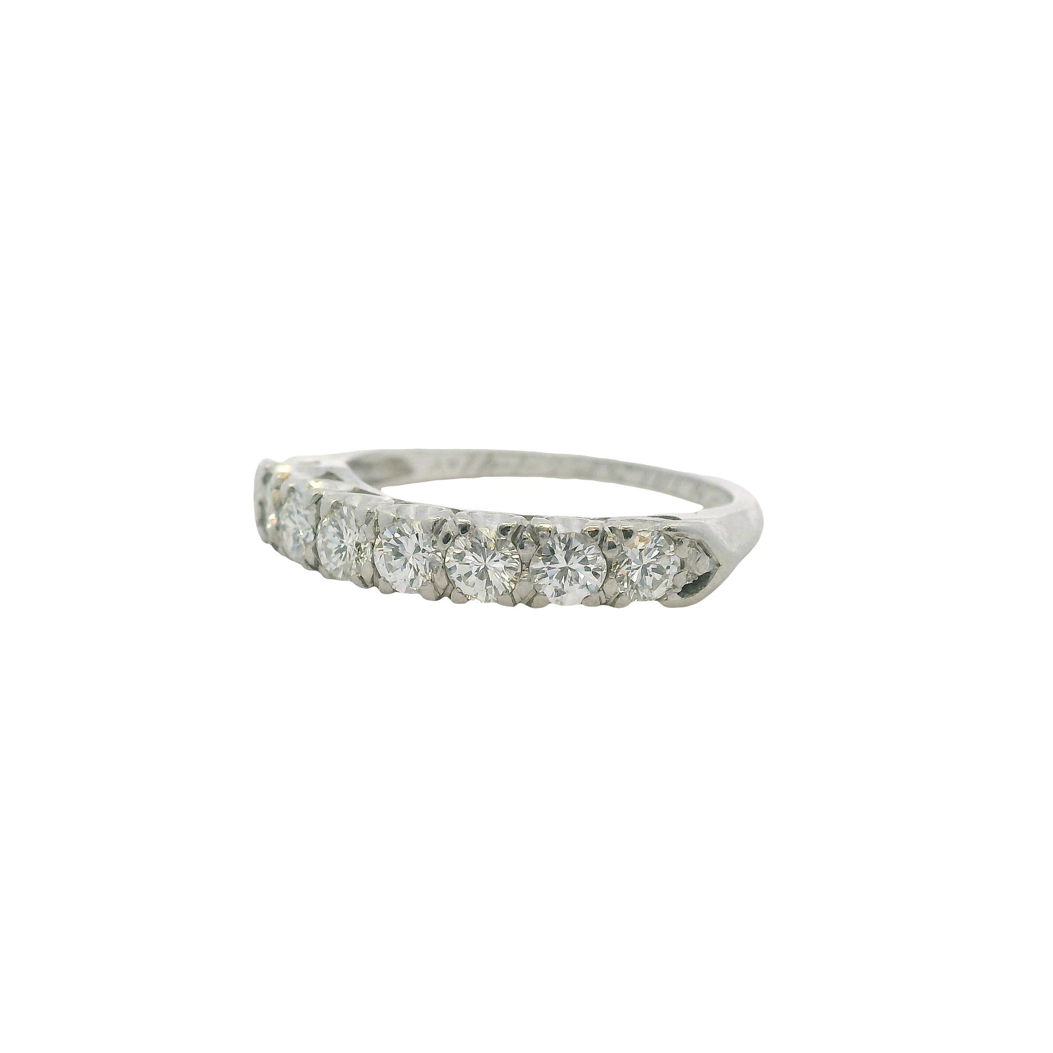 Anillo de diamantes vintage en platino de 0,70 ctw Corte redondo en venta
