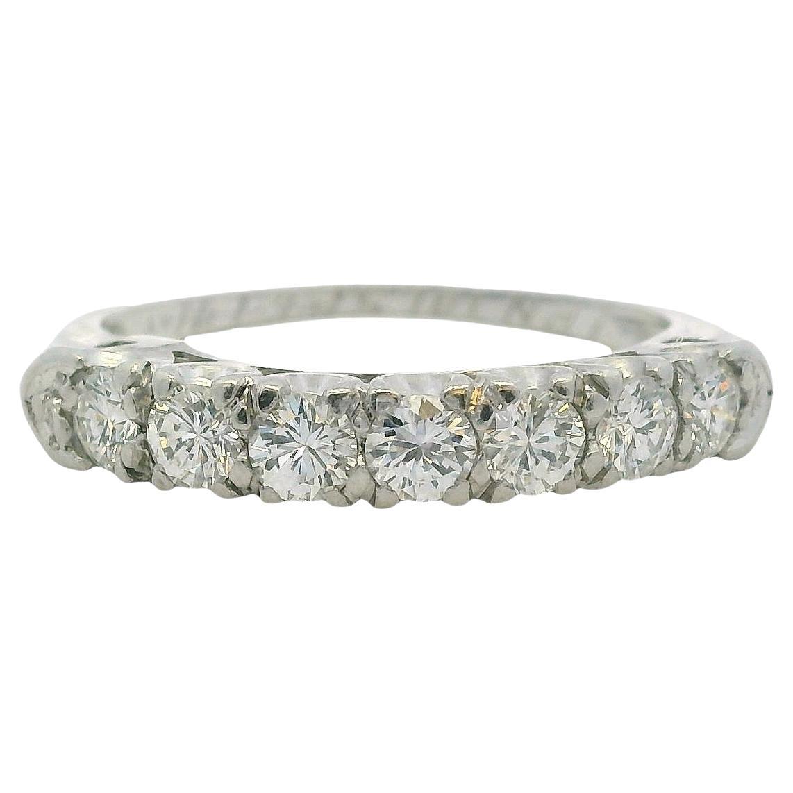 Anillo de diamantes vintage en platino de 0,70 ctw