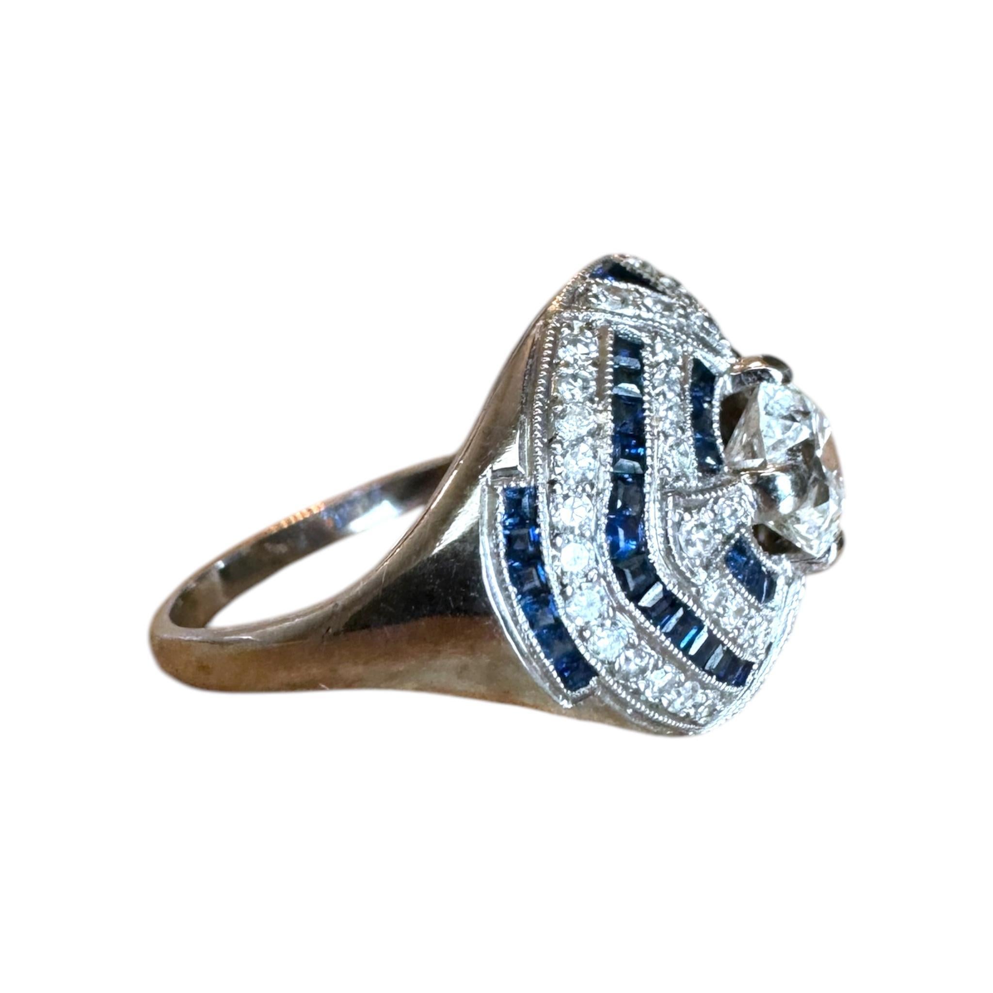 Bague halo en platine de 0,75 carat de diamant et saphir de taille européenne ancienne en vente 1