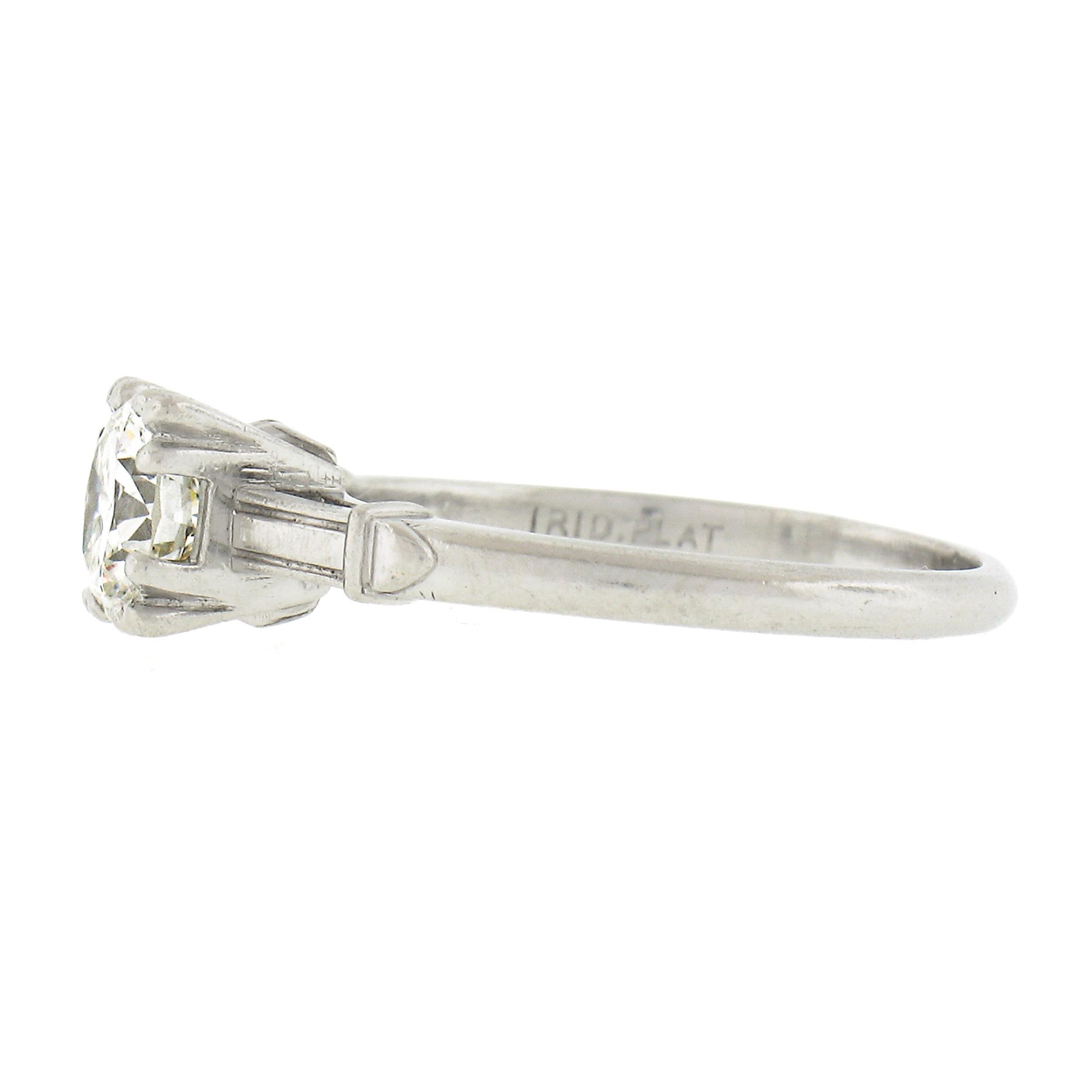 Bague de fiançailles vintage en platine avec diamant taille ancienne de 0,75 carat dans un panier carré Pour femmes en vente