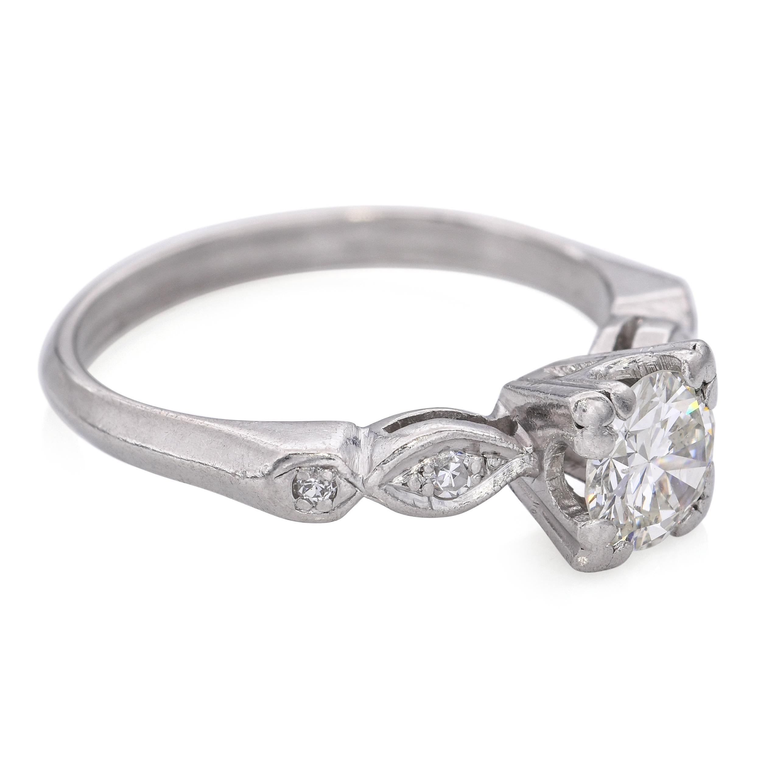 Bague de fiançailles Vintage en platine 0.90tcw Diamond Pour femmes en vente