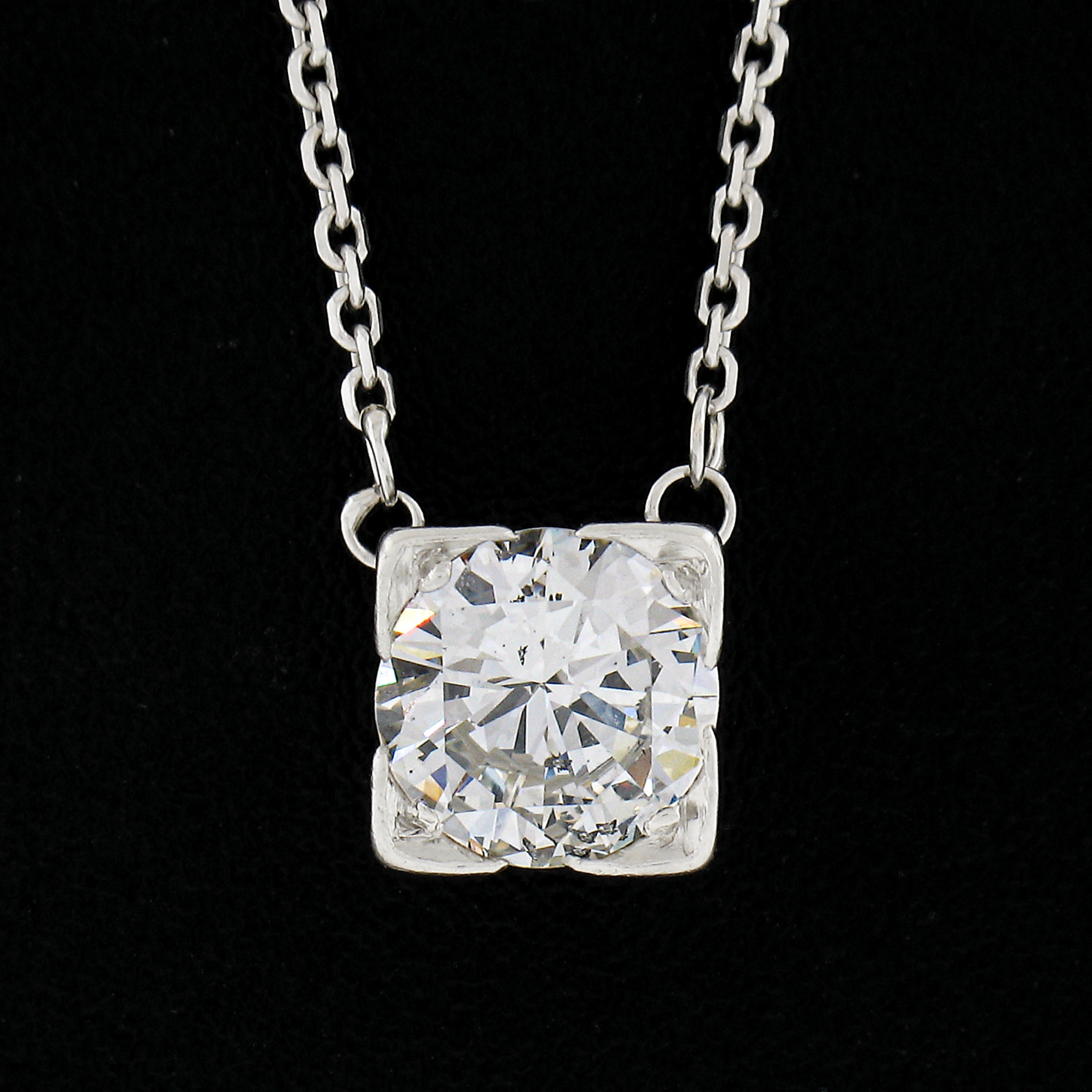 Colgante cuadrado vintage de platino con diamante redondo solitario de 0,92 ct y cadena de cable Corte redondo en venta