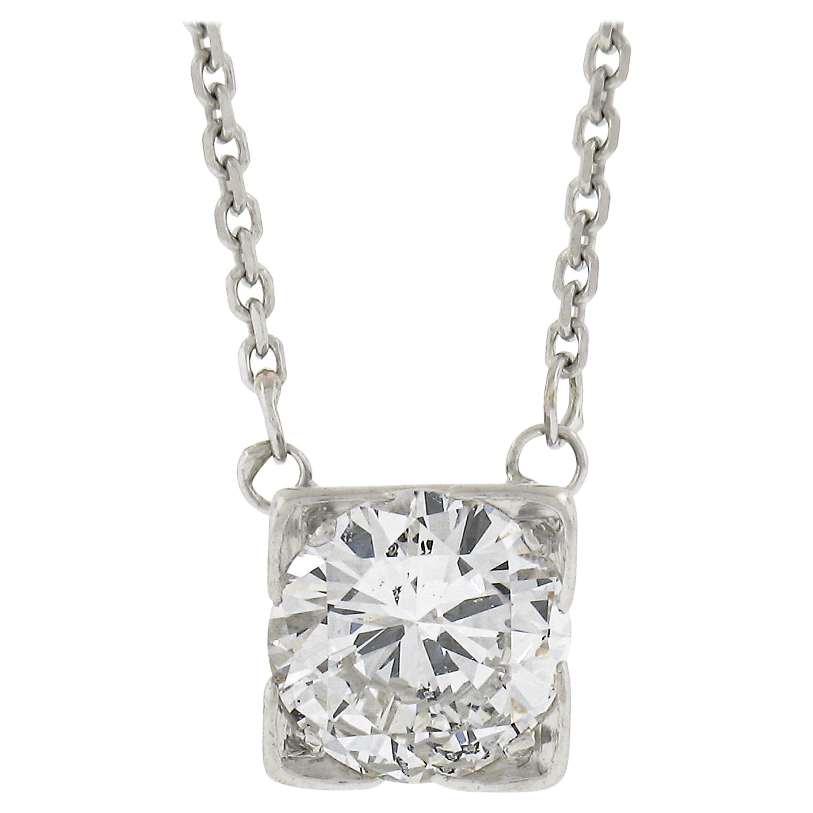 Pendentif solitaire carré vintage en platine avec chaîne câble avec diamants ronds 0,92 carat en vente