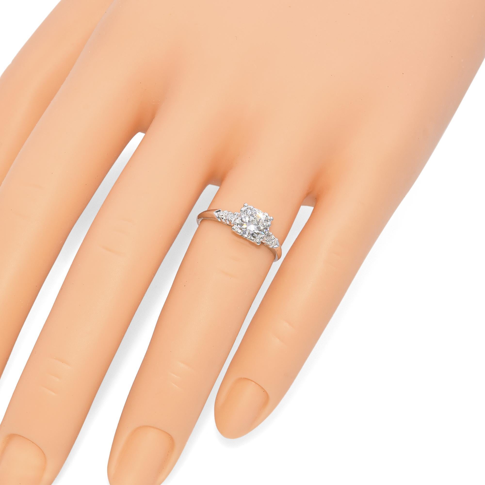 Round Cut Vintage Platinum 0.95 TCW Diamond Engagement RIng