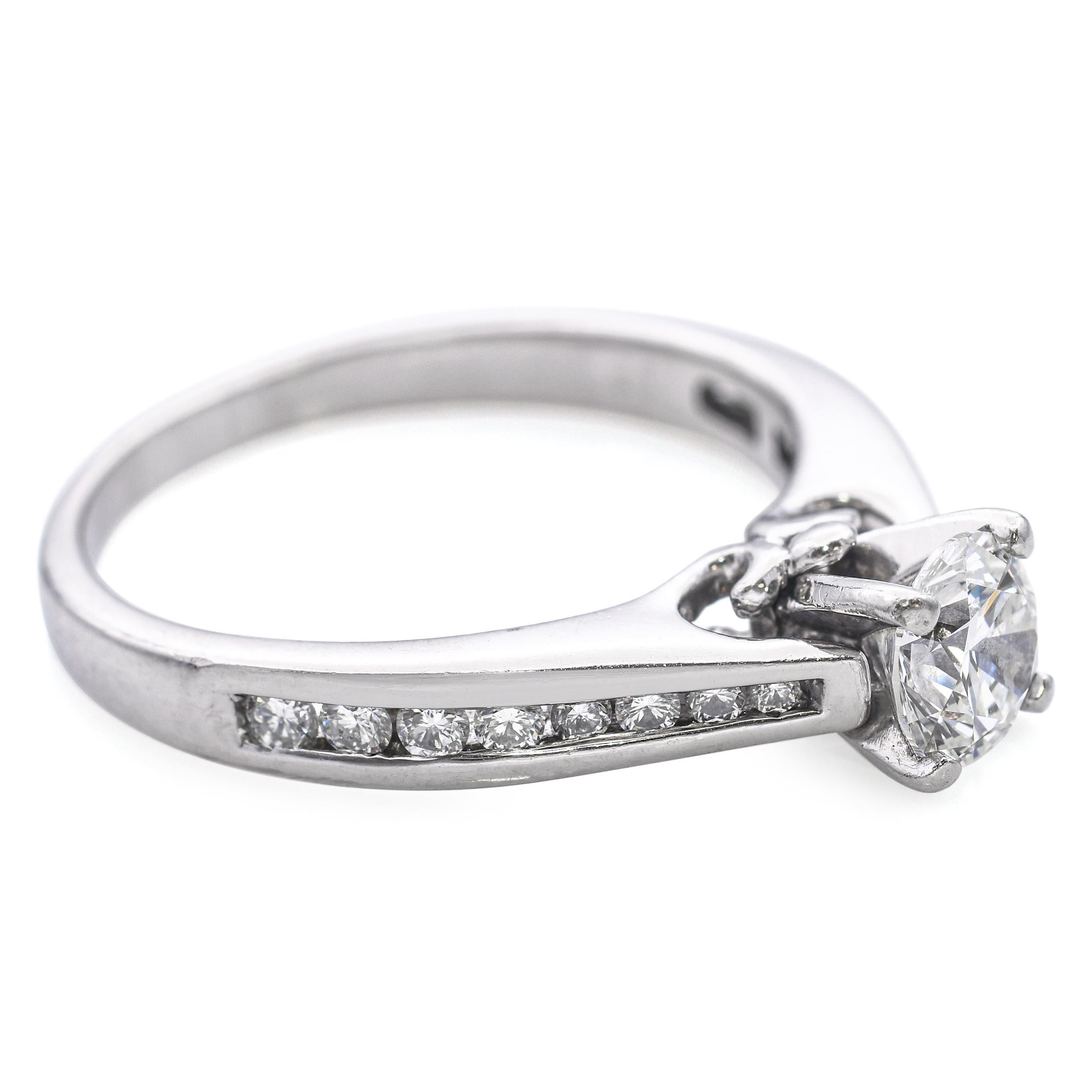 Bague de fiançailles Vintage en platine 0.98tcw Diamond Bon état - En vente à New York, NY