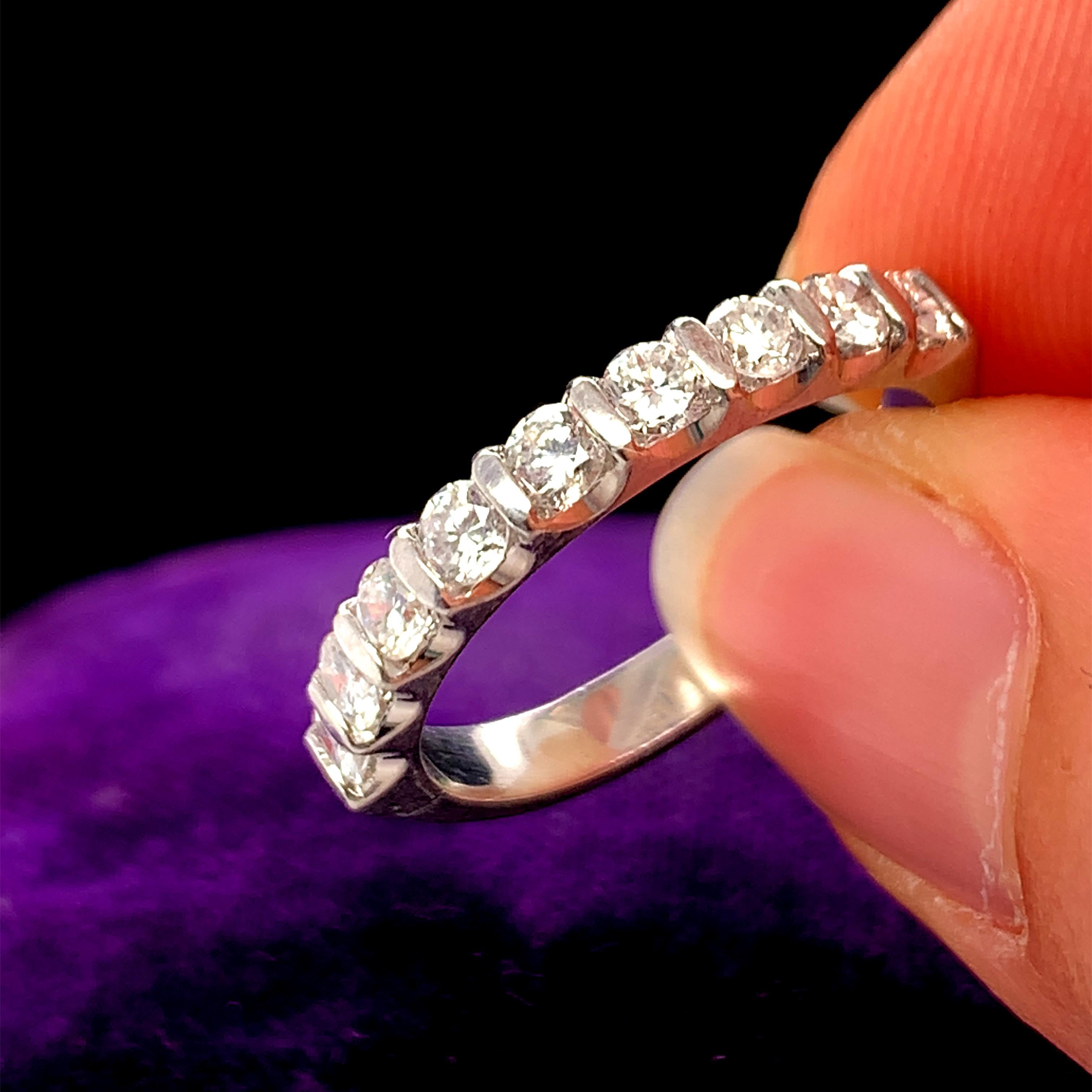 Women's or Men's Vintage Platinum 1.00ct Total Weight Diamond Wedding Band For Sale