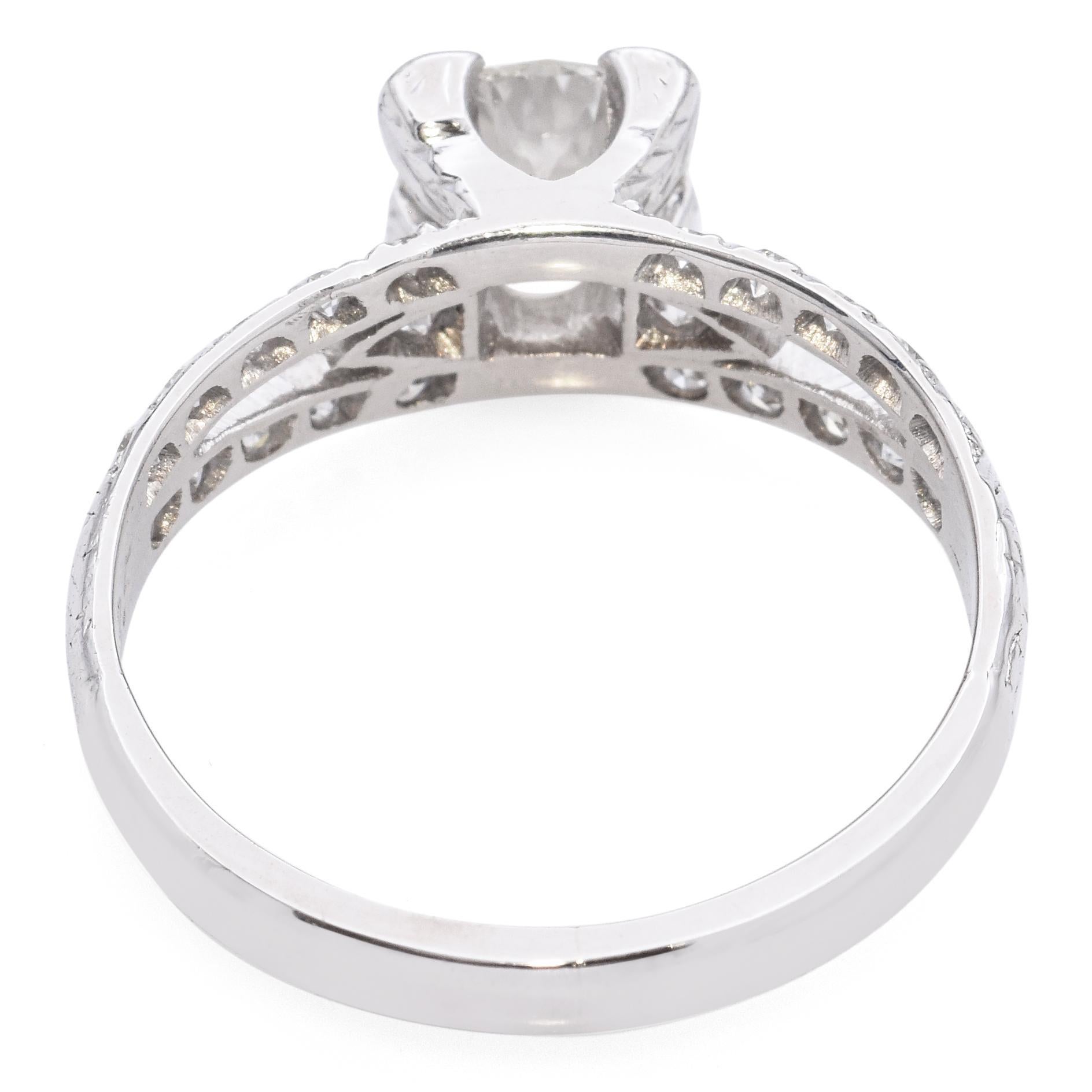 Women's Vintage Platinum 1.01ct Brilliant Cut Diamond Engagement Ring For Sale